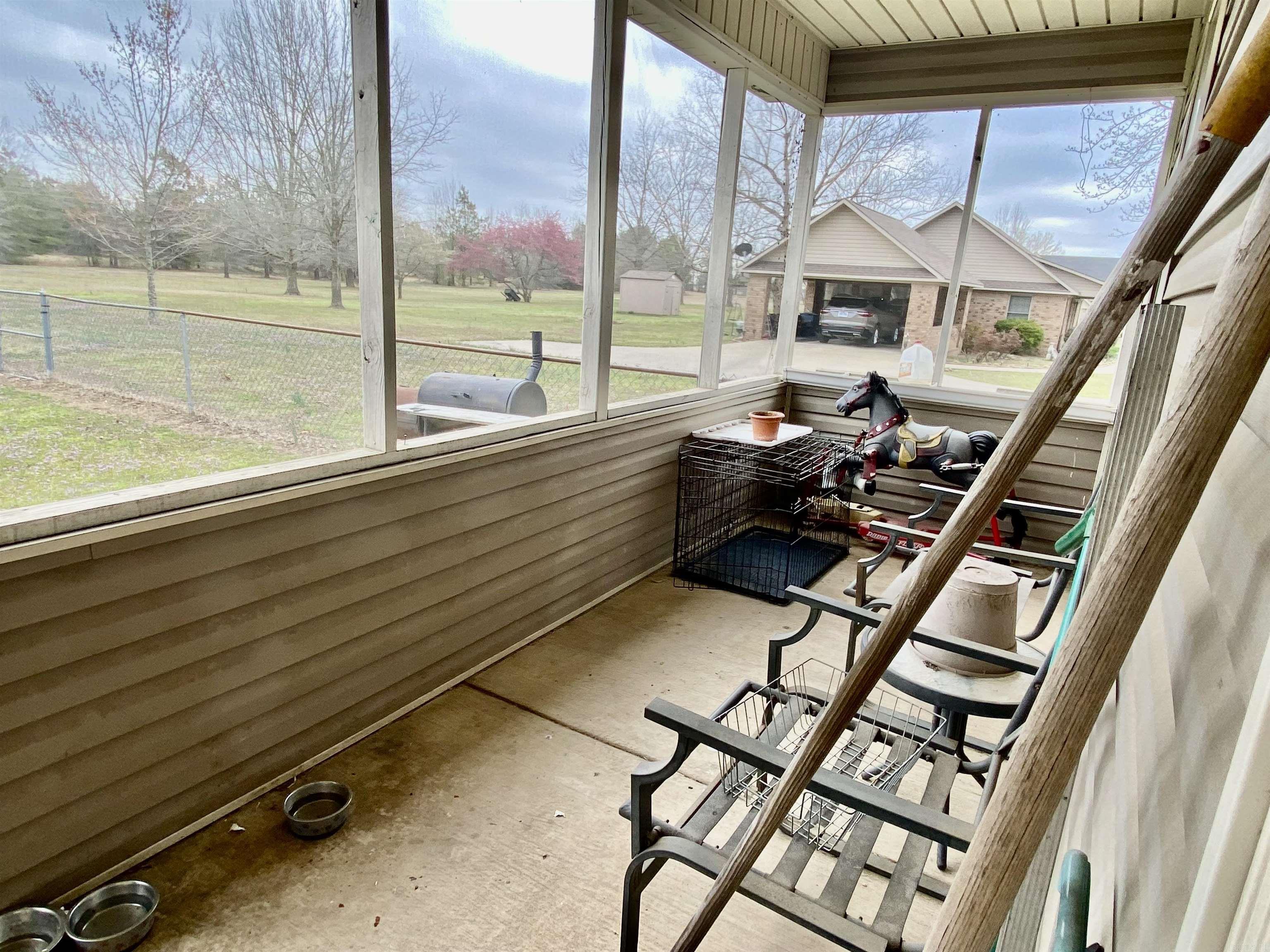 COUNTRY ESTATES - Residential