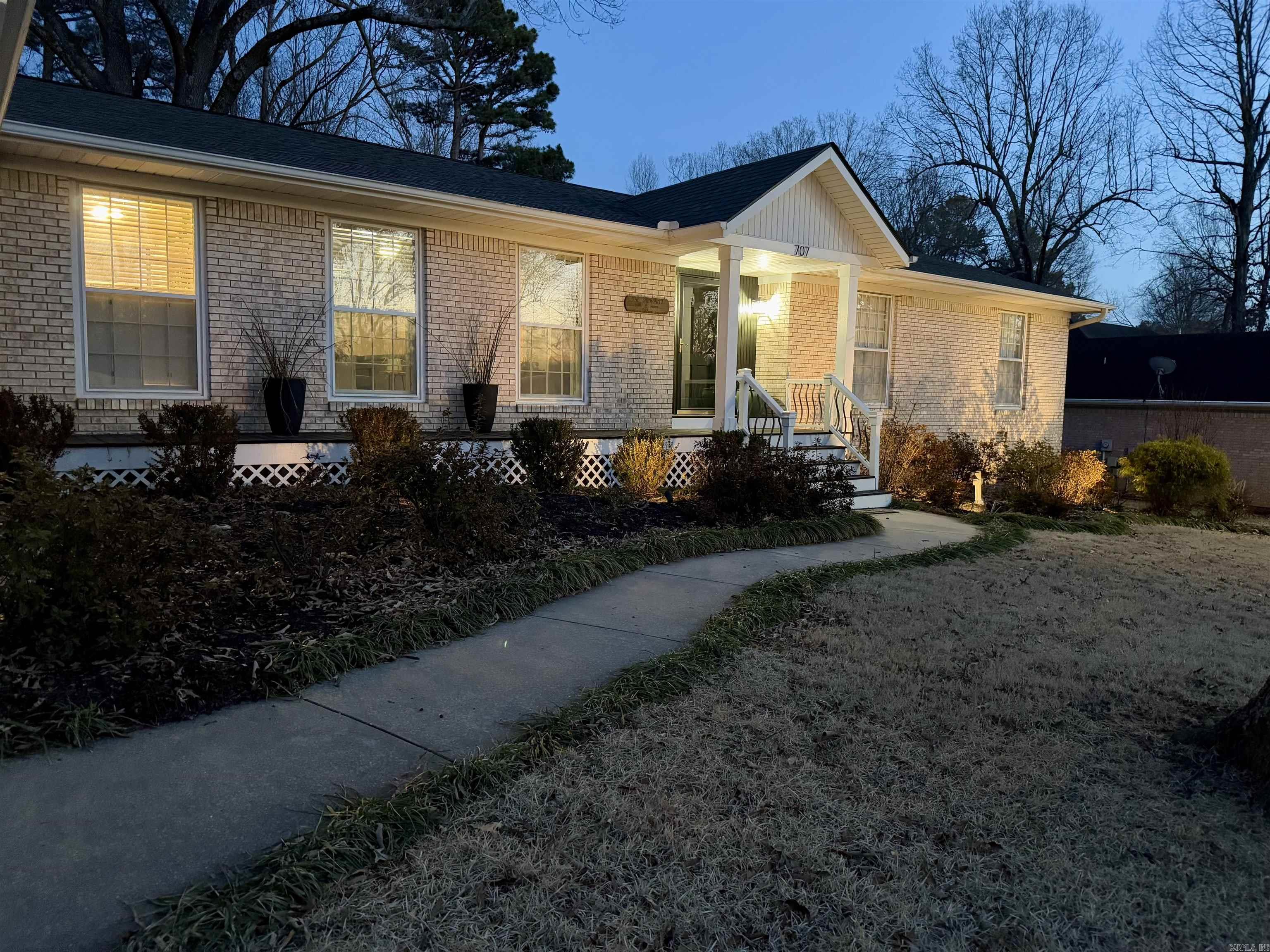 OAK HILLS ESTATES - Residential