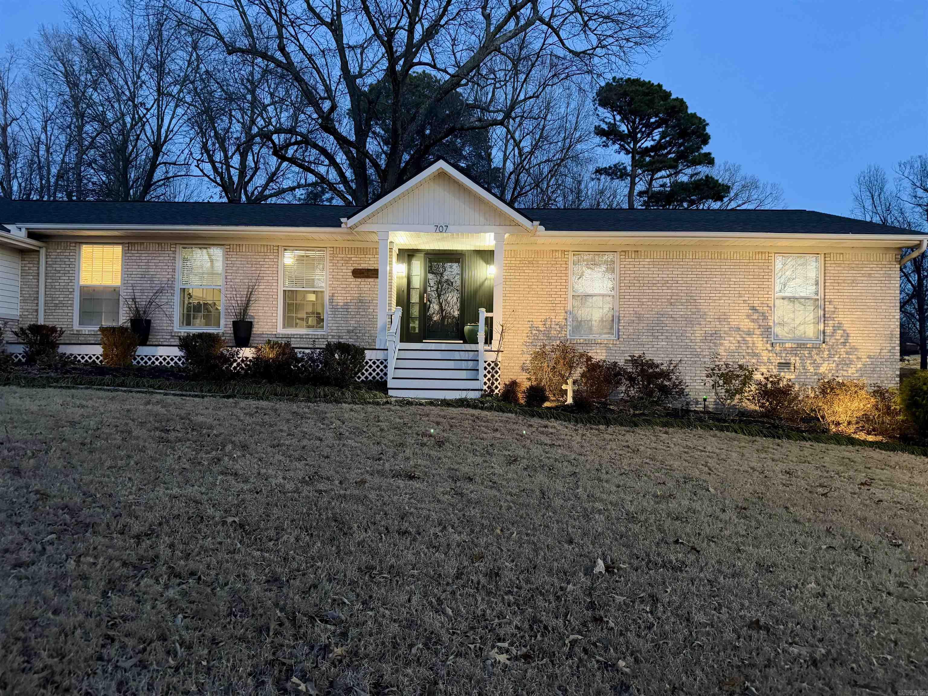 OAK HILLS ESTATES - Residential