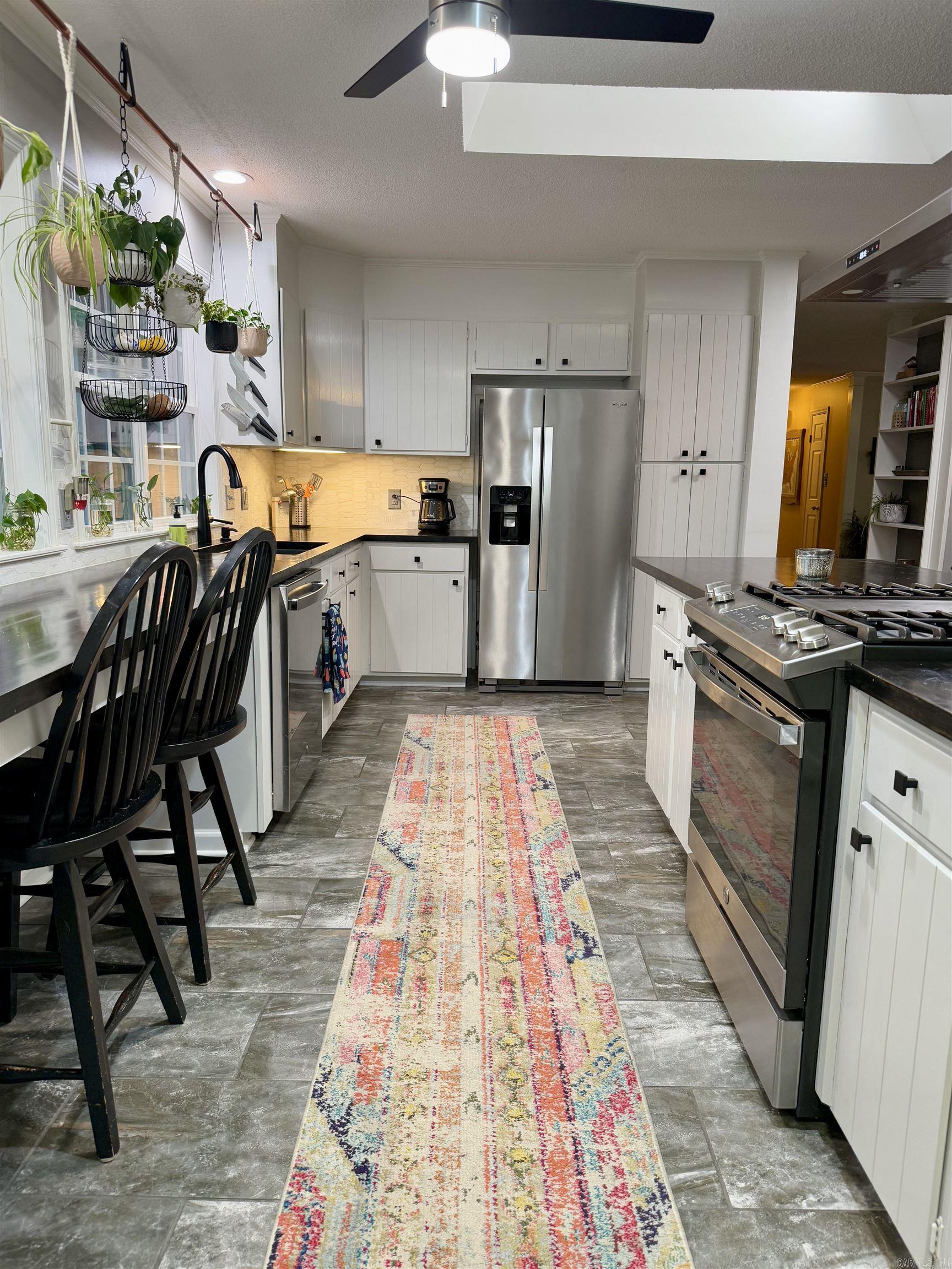 OAK HILLS ESTATES - Residential