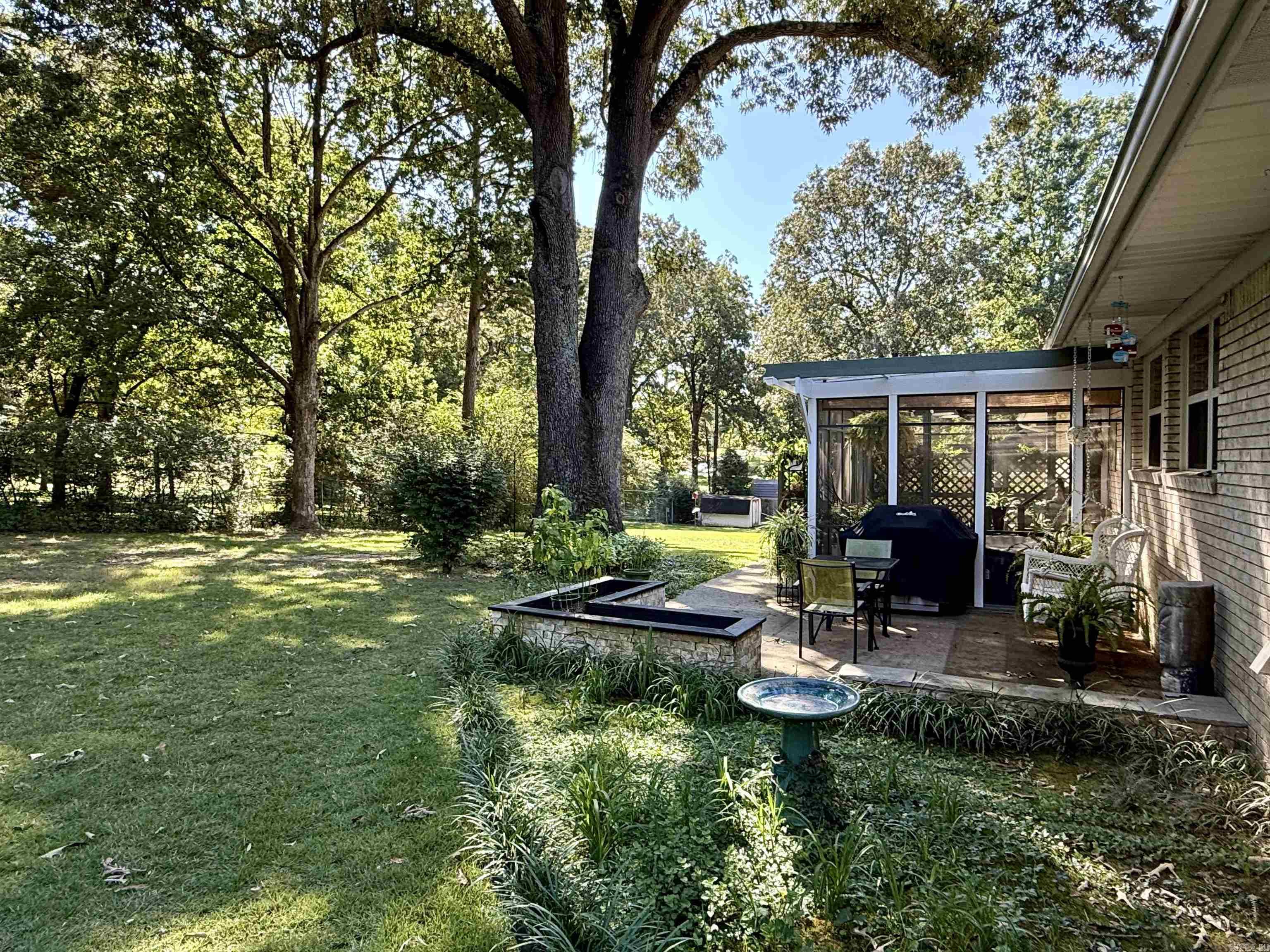 OAK HILLS ESTATES - Residential