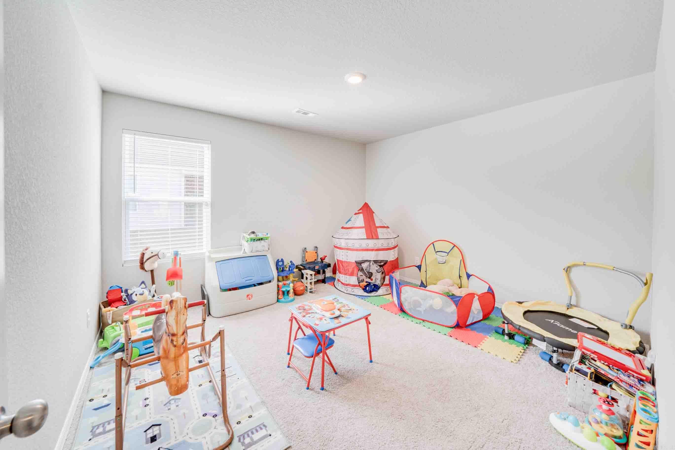 STAGECOACH MEADOWS - Residential