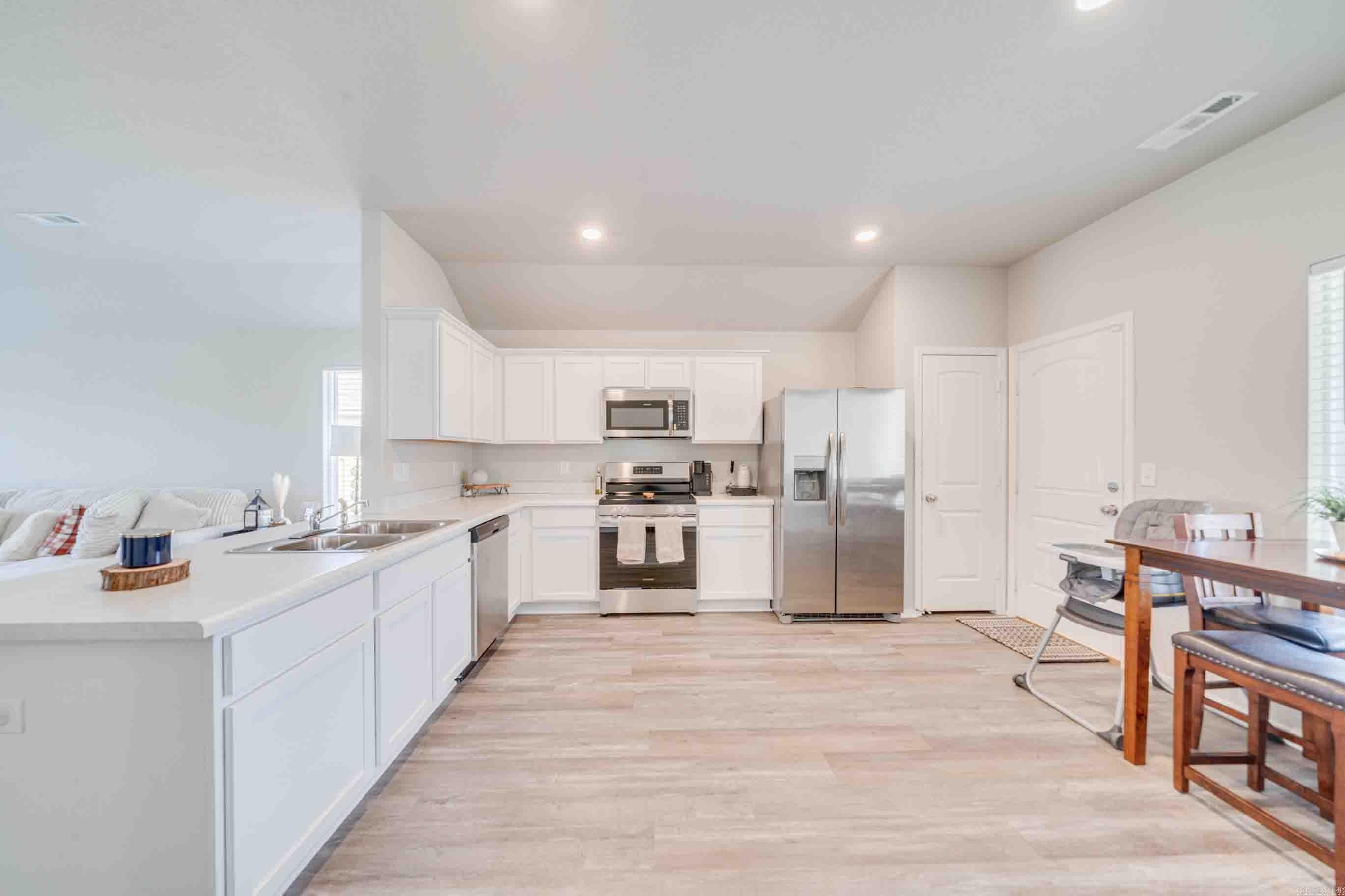 STAGECOACH MEADOWS - Residential