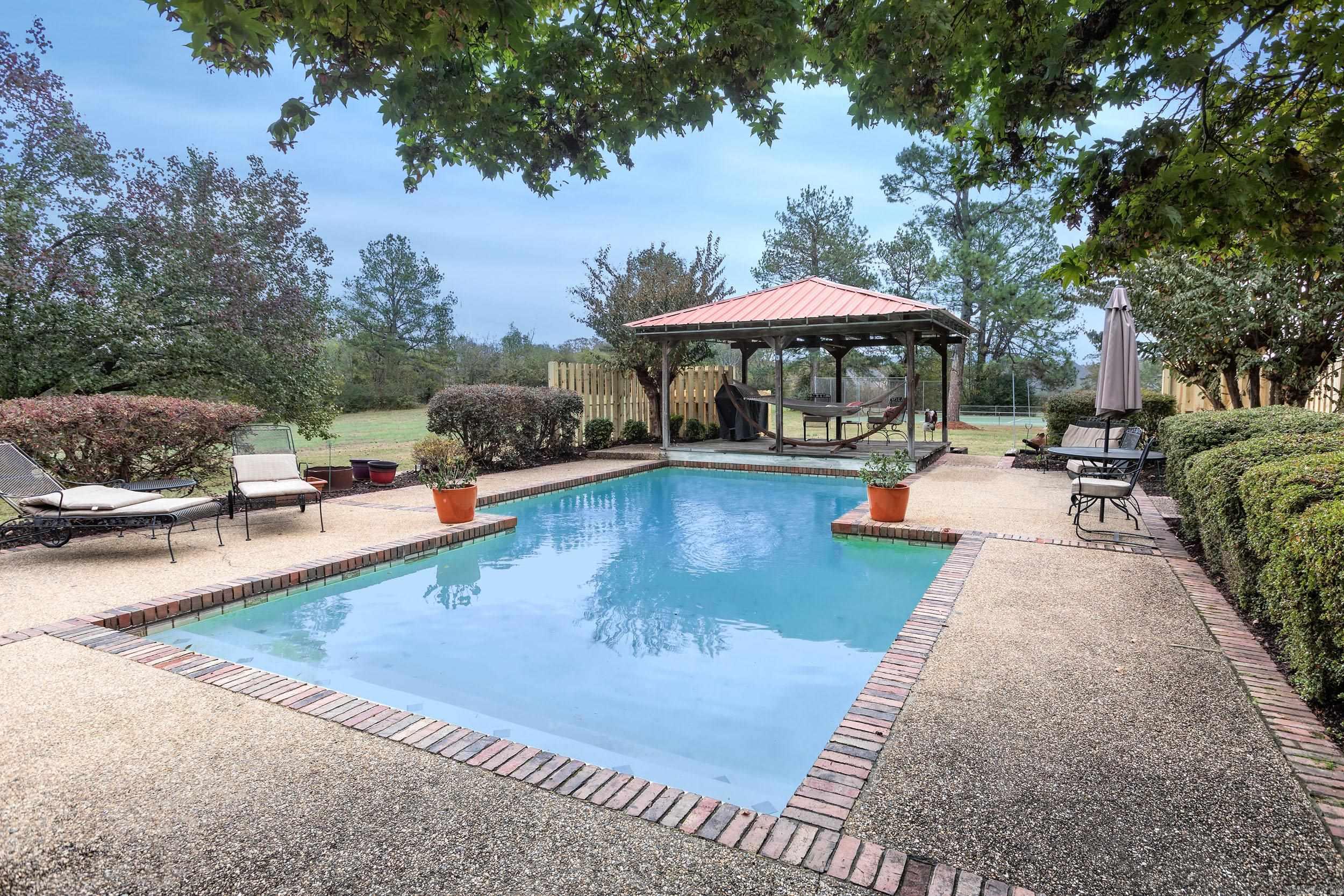 JOHNSON GLEN RANCH - Residential