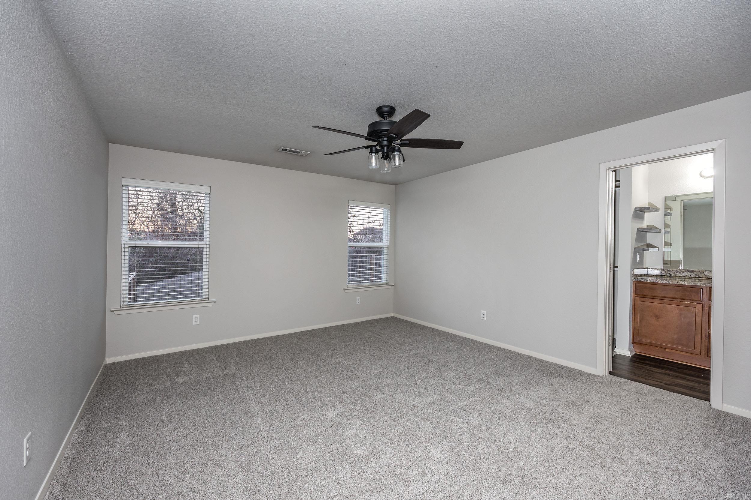 EMERALD MOUNTAIN - Residential