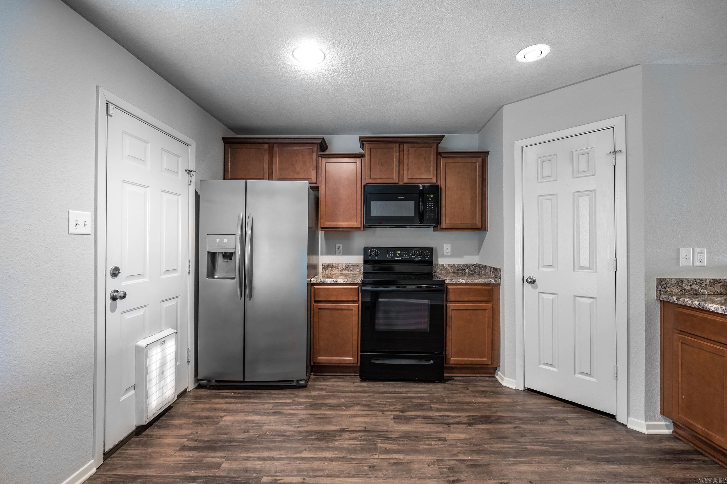 EMERALD MOUNTAIN - Residential