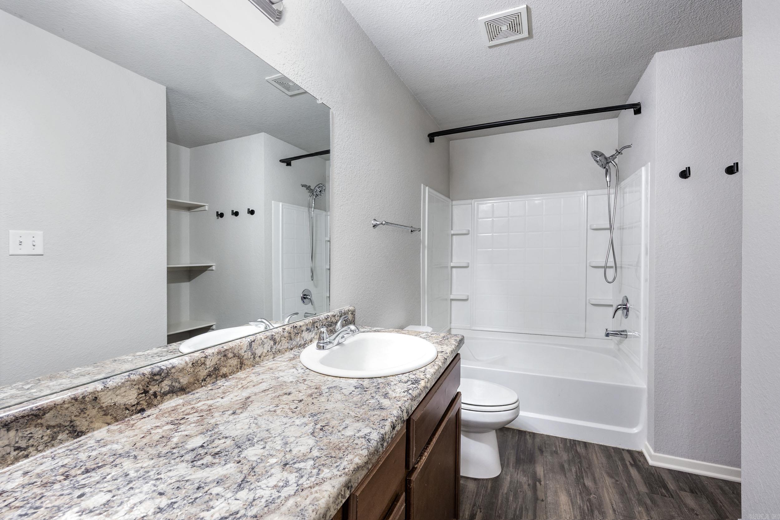 EMERALD MOUNTAIN - Residential