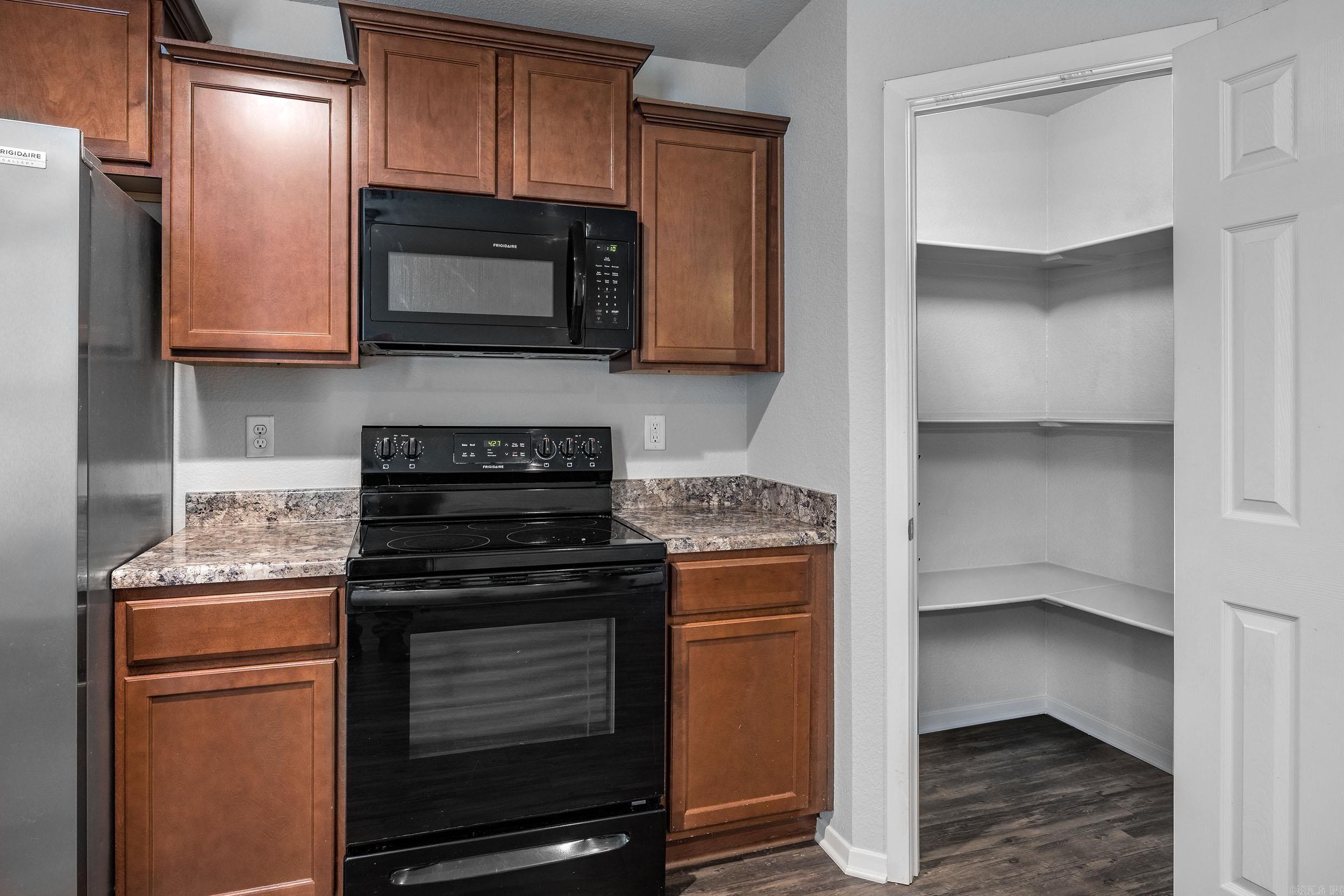 EMERALD MOUNTAIN - Residential