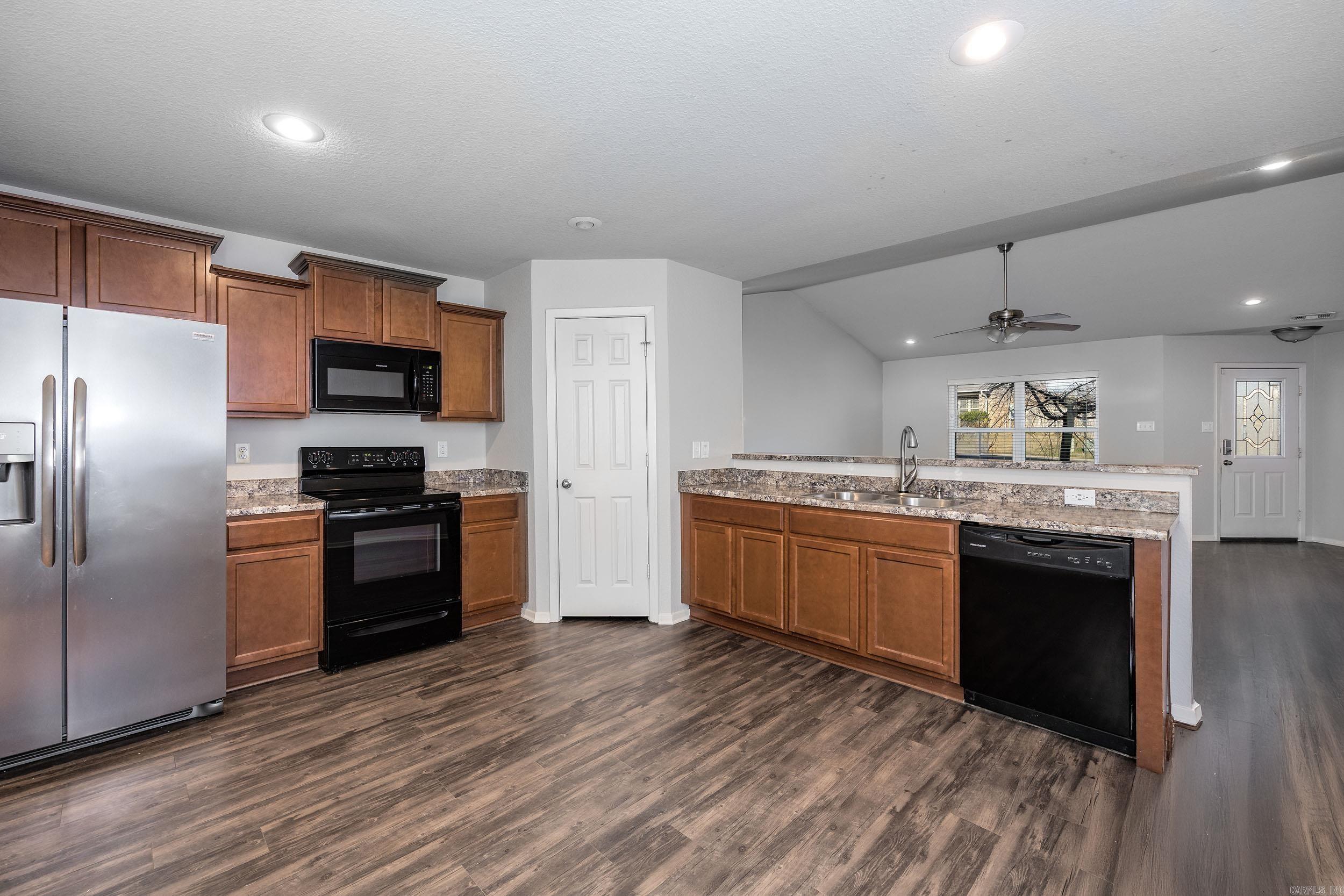 EMERALD MOUNTAIN - Residential