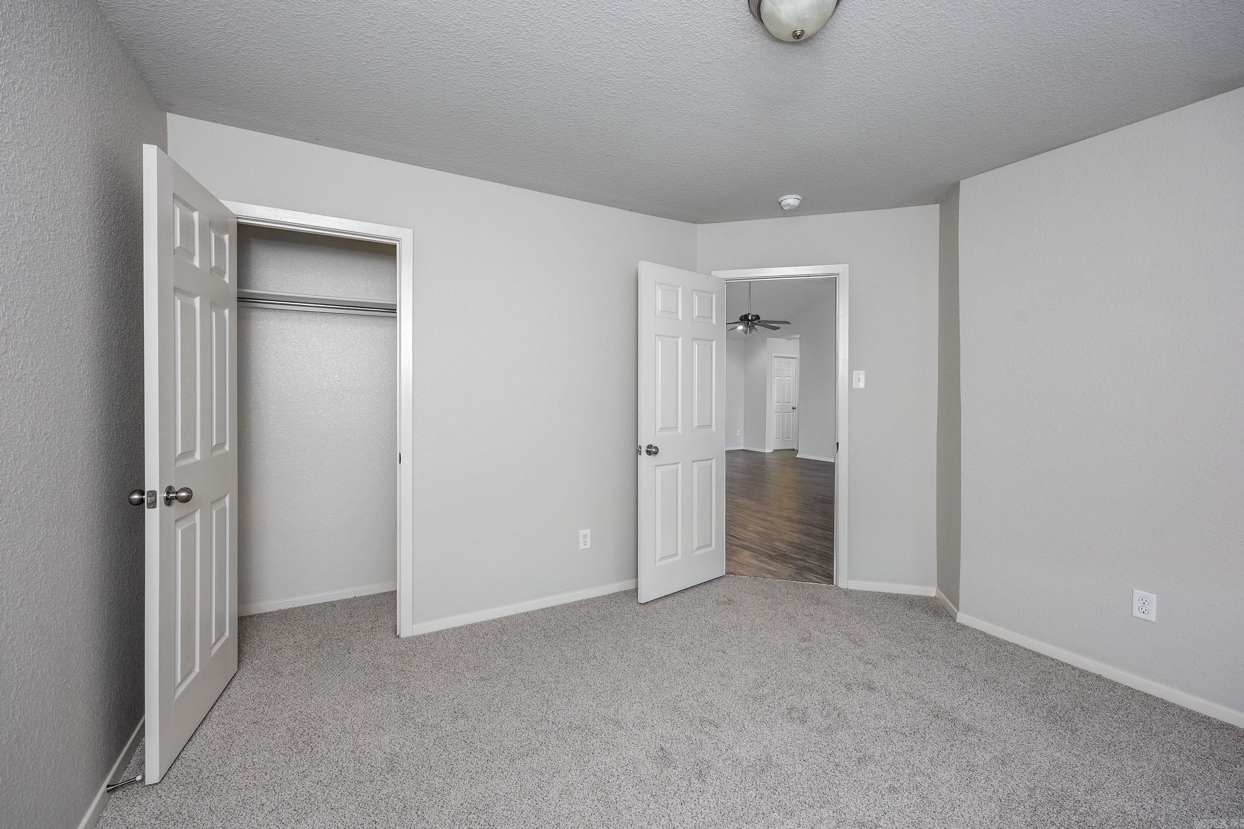 EMERALD MOUNTAIN - Residential