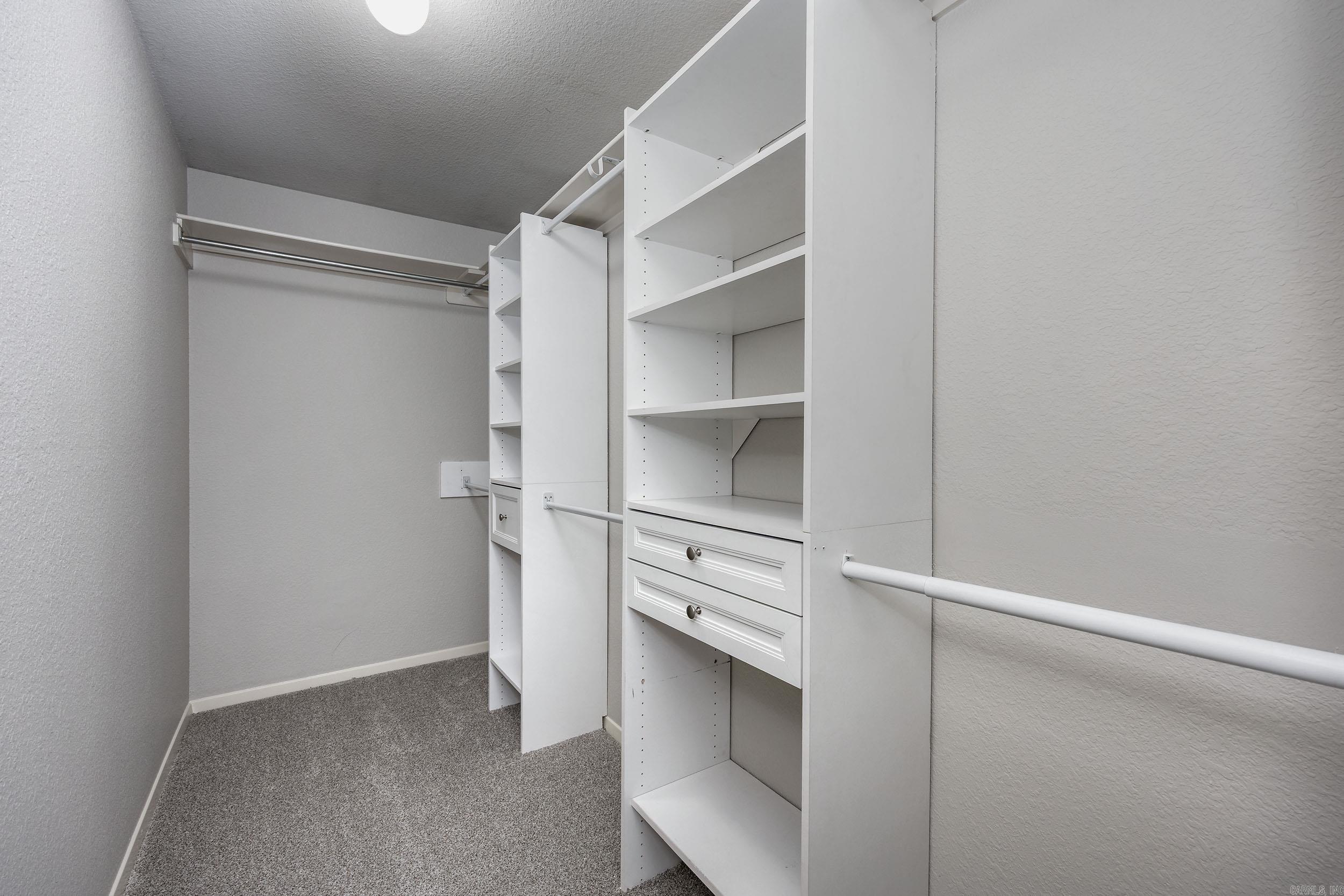 EMERALD MOUNTAIN - Residential