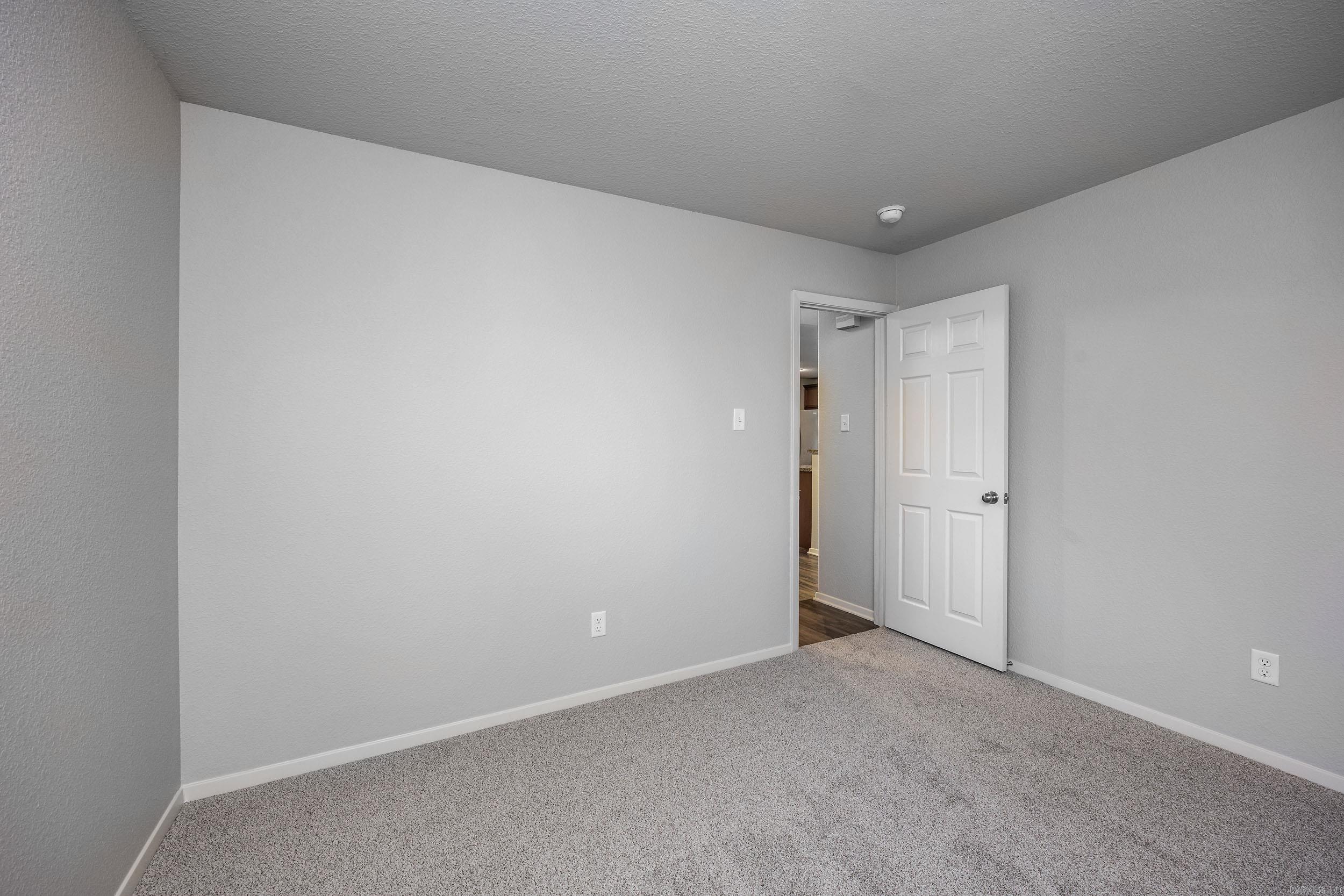 EMERALD MOUNTAIN - Residential