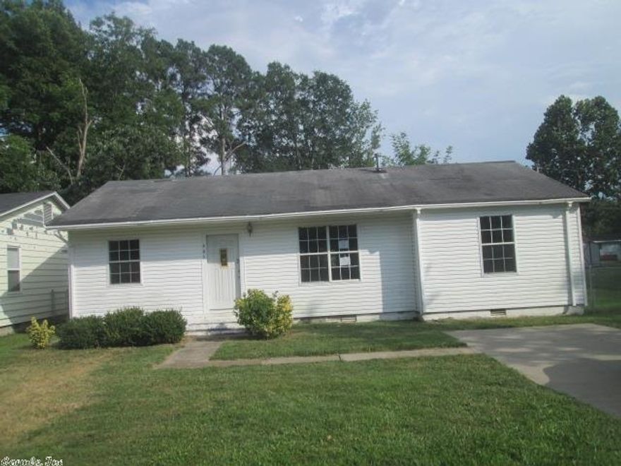 One Story siding home with three bedrooms and one bath having a split floor plan. Located close to schools and shopping centers. Fenced backyard with storage building. Great first time home.