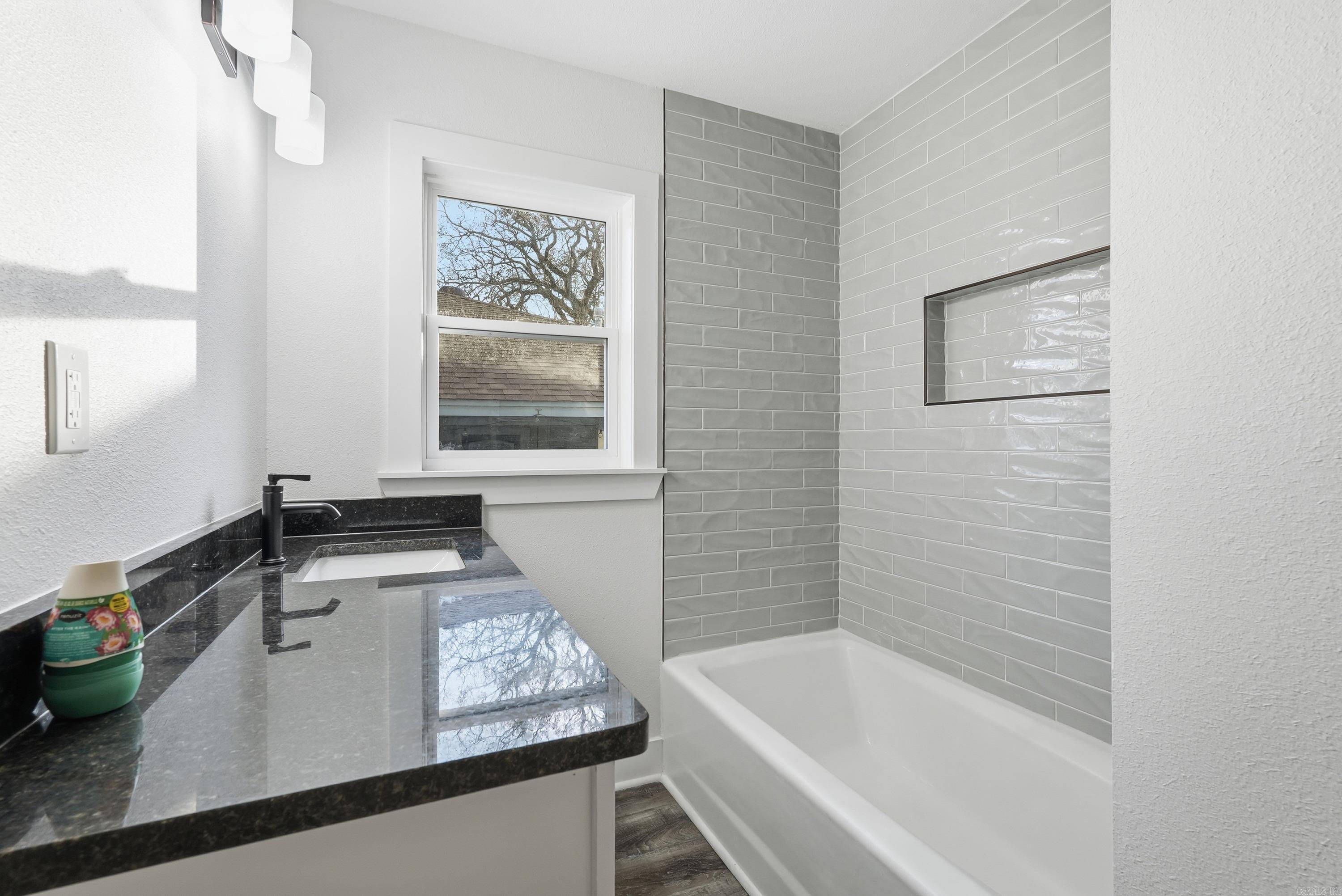 ENSCO PARKHILL - Residential