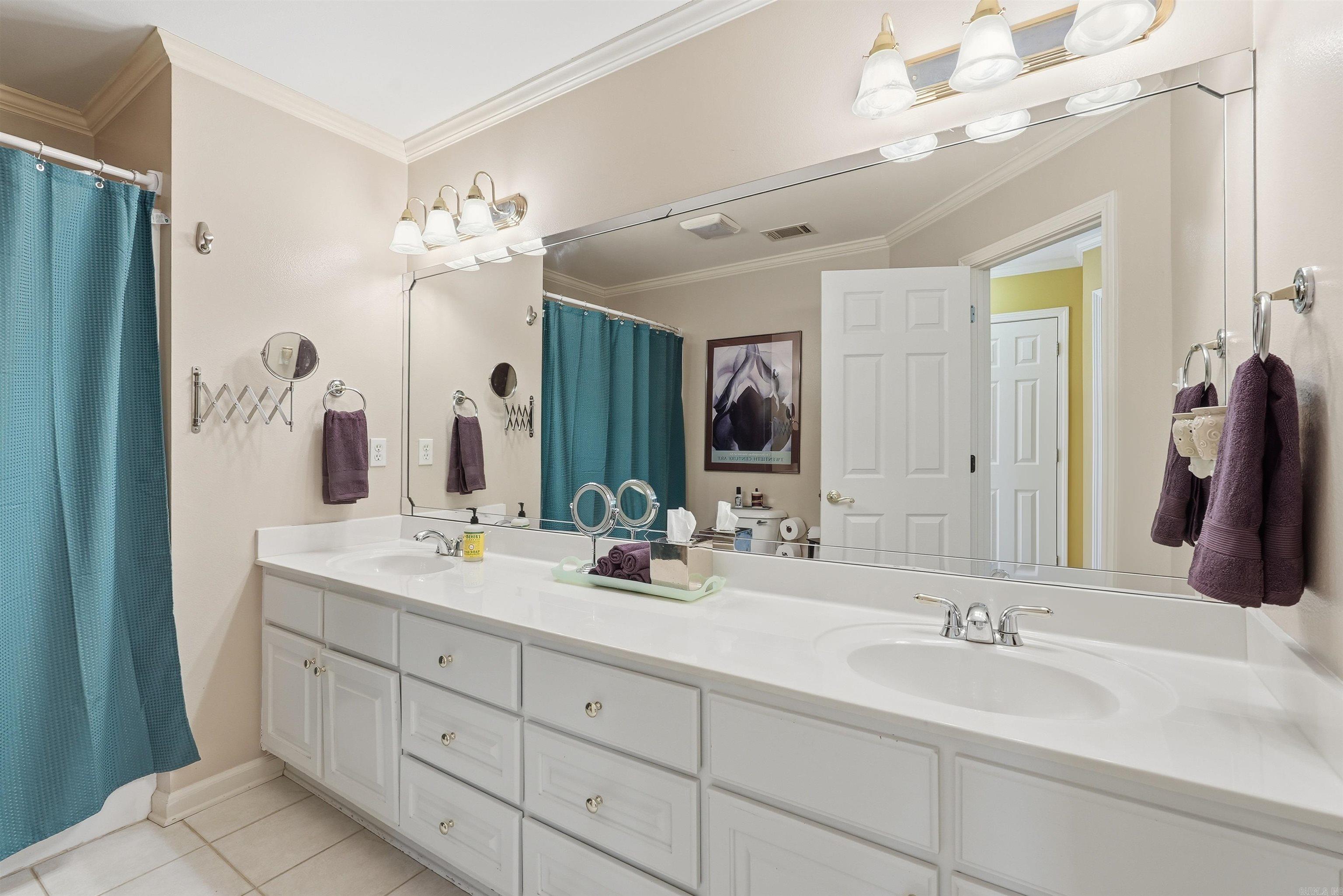 THE HILLS - Residential