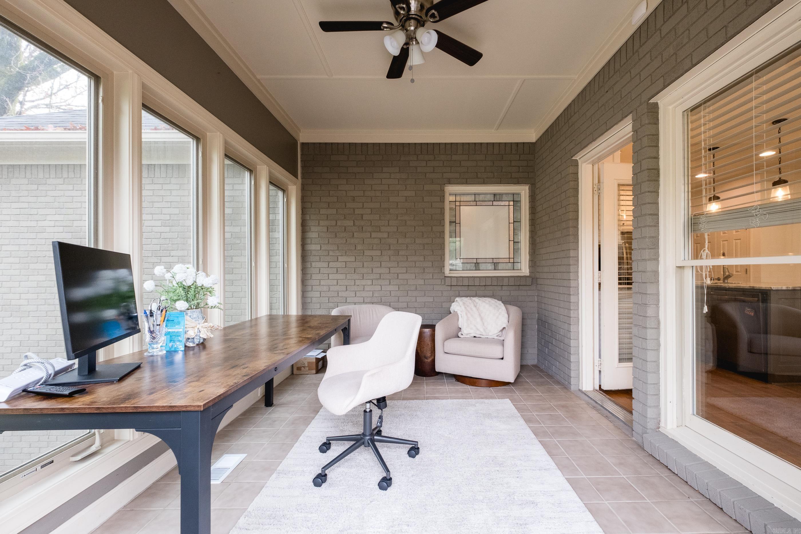 LONGLEA - Residential