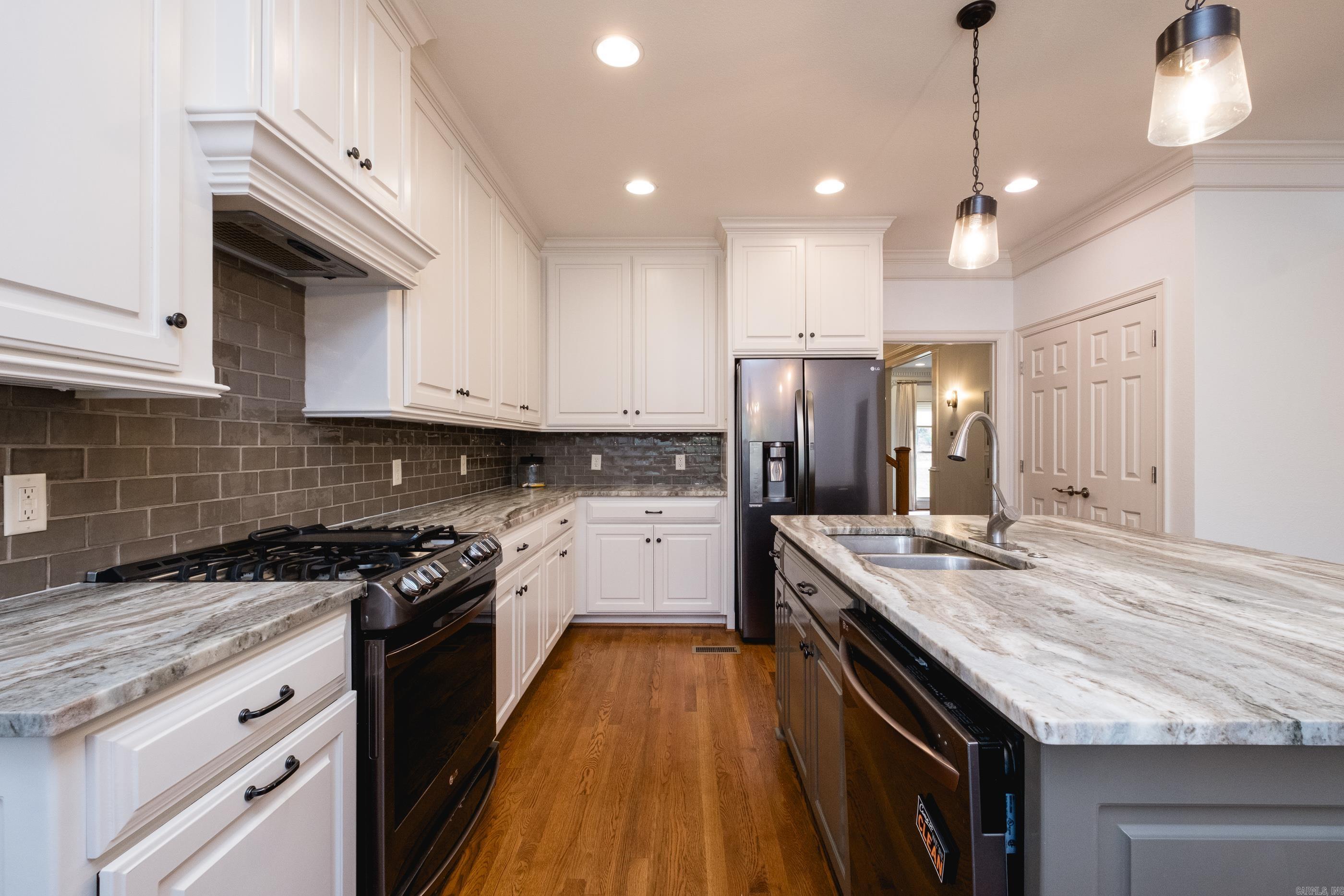 LONGLEA - Residential