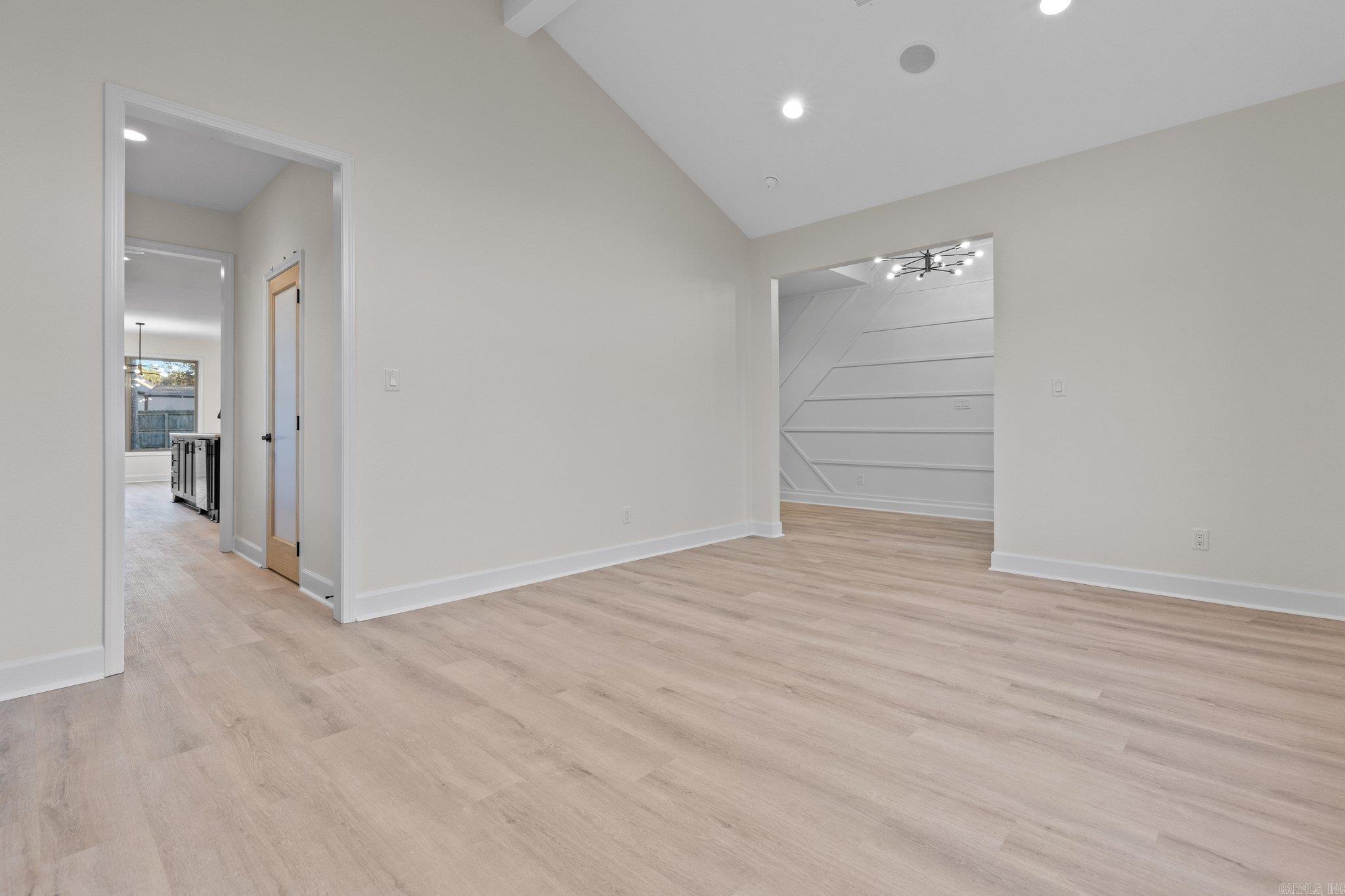 SIENNA LAKE - Residential