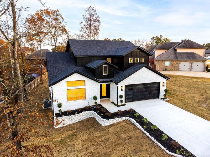 Welcome to this stunning 4 bedrooms, 3.5 bathrooms home, boasting with a wonderful combination of style, comfort, and convenience. Upon entry, you are greeted by a welcoming foyer that leads you into the heart of the home. This home has a unique layout with a primary bedroom suite on the first floor and additional bedrooms and a loft upstairs, this residence offers versatility for its future owners.  The first floor features a primary bedroom suite, providing a serene private retreat. The ensuite bathroom includes modern fixtures, a luxurious soaking tub, a separate shower, and ample storage space.  Ascending upstairs, you'll find three additional referenced bedrooms, offering ample space and comfort. One of the bedrooms includes a mother-in-law suite, complete with its own private bathroom.  The backyard offers your own private sanctuary- the spacious backyard is perfect for outdoor living.  Located in the Sienna Lakes subdivision, this home offers resort-style amenities such as a community pool, clubhouse, and a tennis court. Conveniently situated near schools, shopping centers, and dining options, this home offers both comfort and convenience.