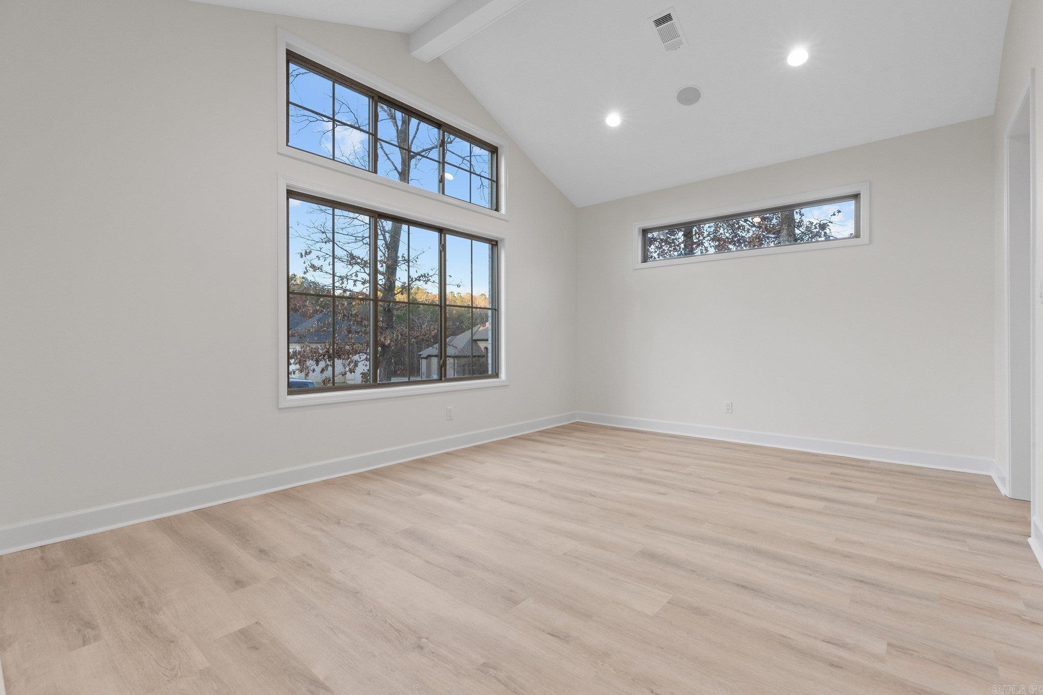 SIENNA LAKE - Residential