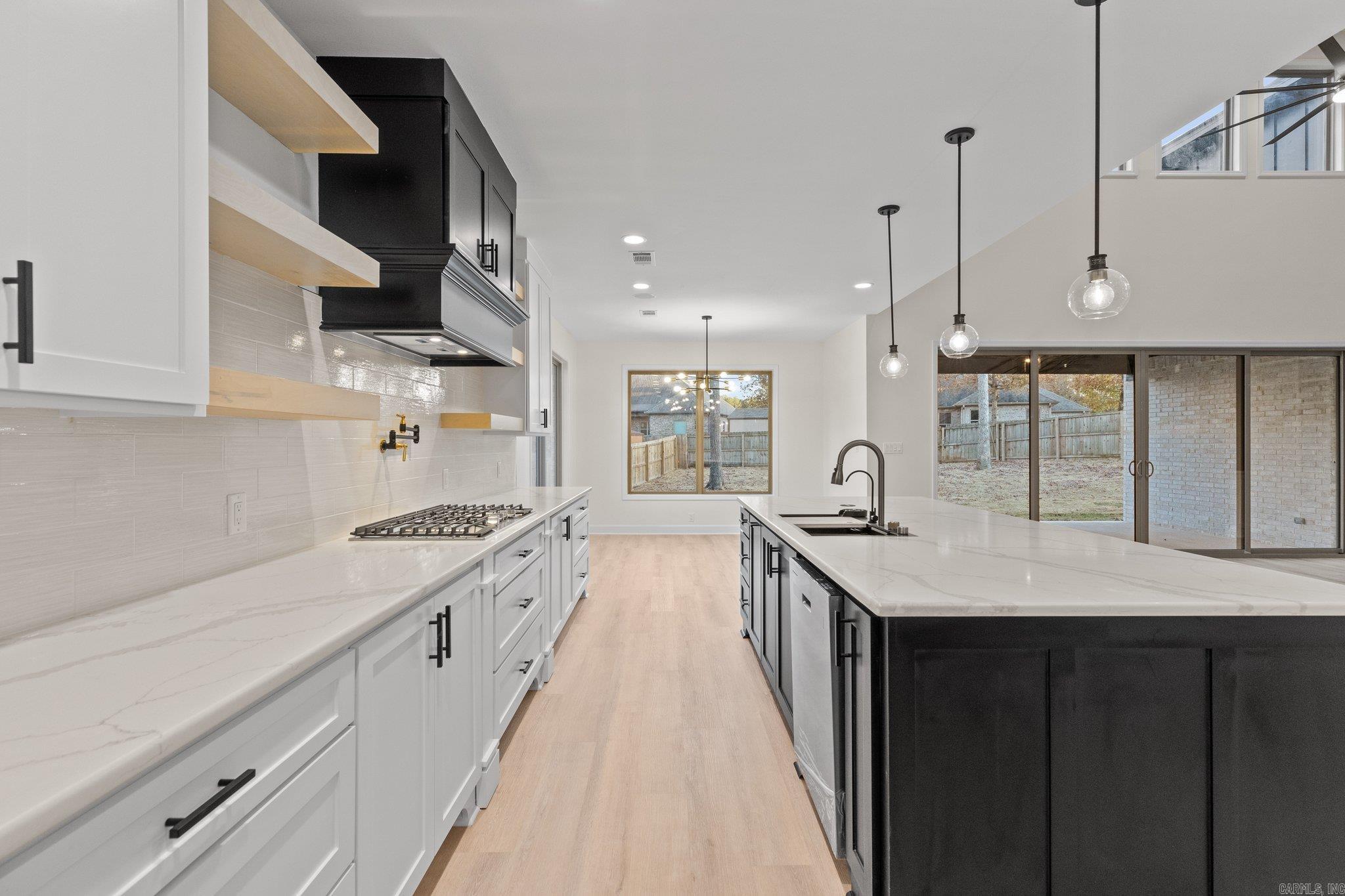 SIENNA LAKE - Residential