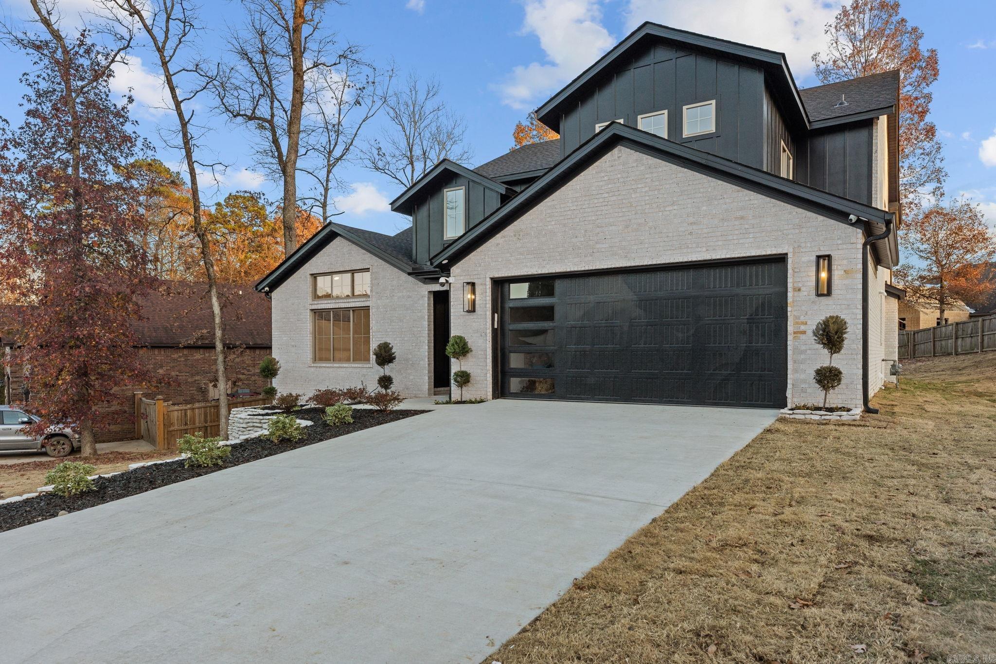 SIENNA LAKE - Residential