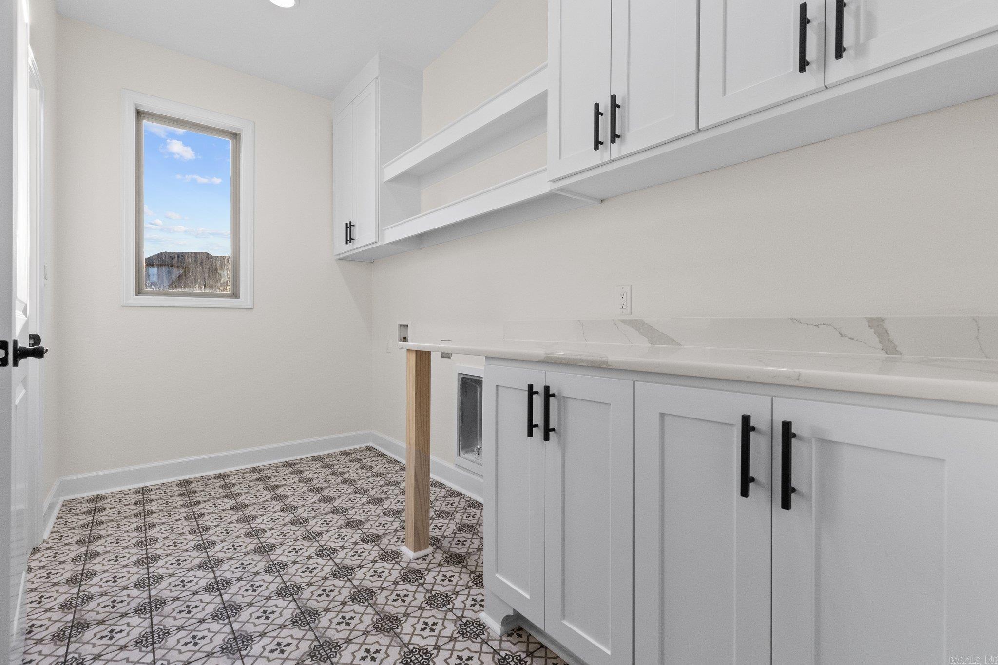 SIENNA LAKE - Residential