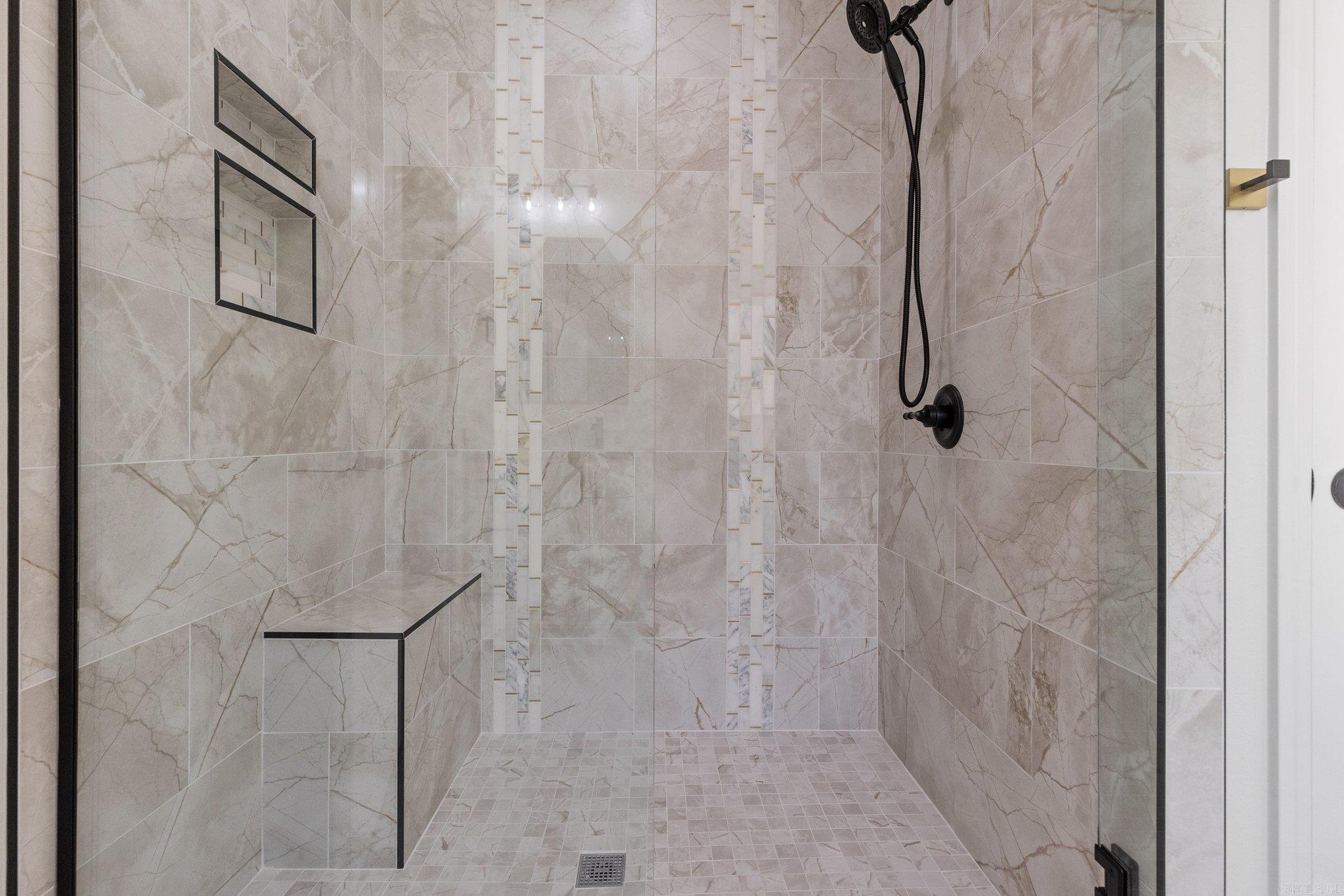 SIENNA LAKE - Residential