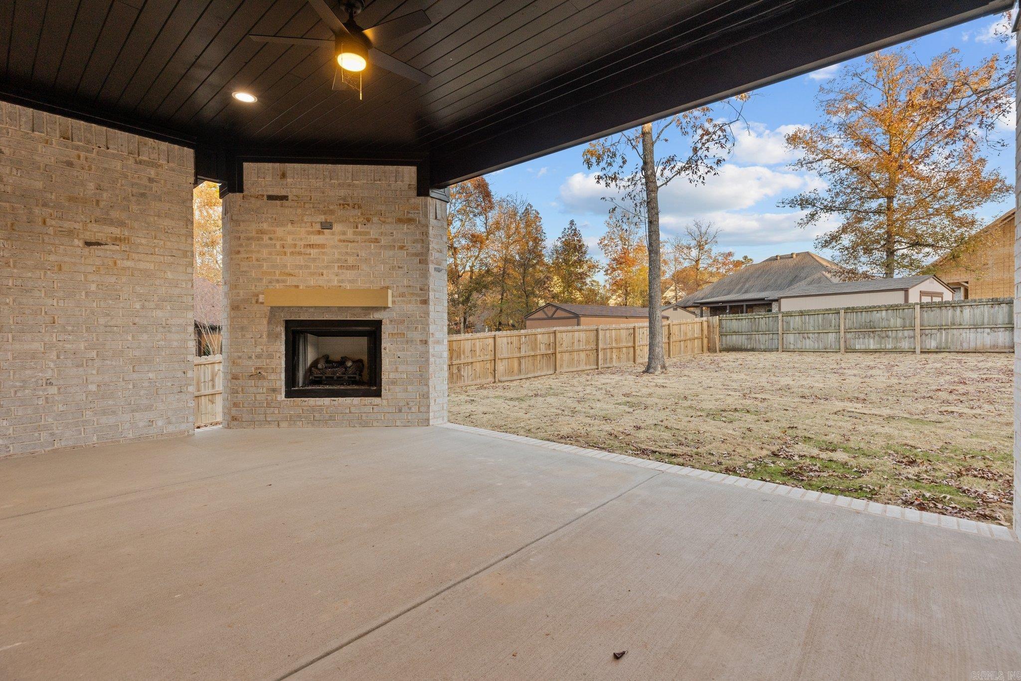 SIENNA LAKE - Residential