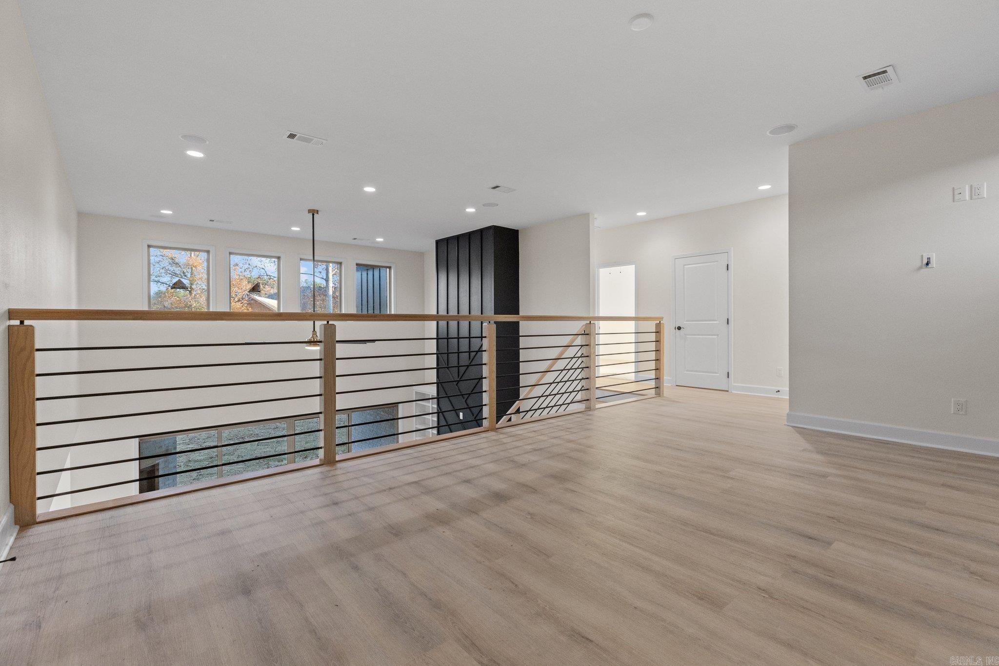 SIENNA LAKE - Residential