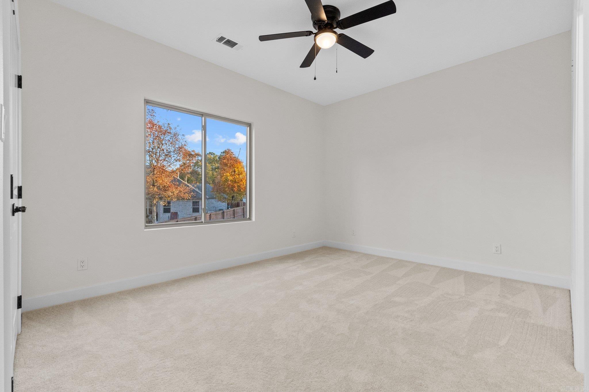 SIENNA LAKE - Residential