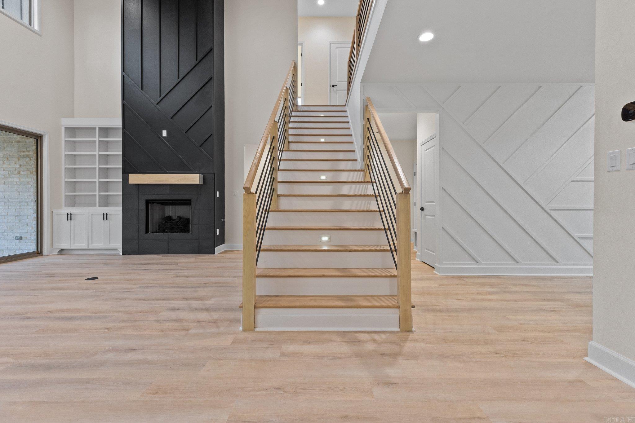 SIENNA LAKE - Residential