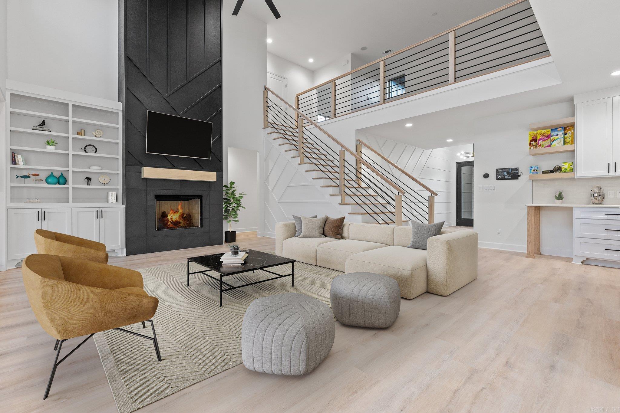 SIENNA LAKE - Residential