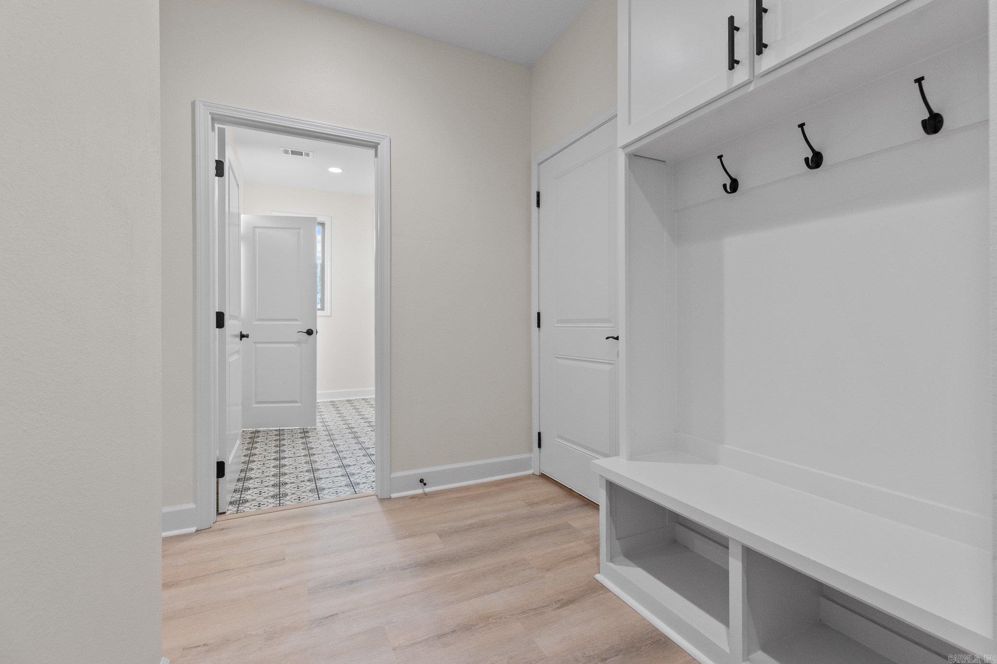 SIENNA LAKE - Residential