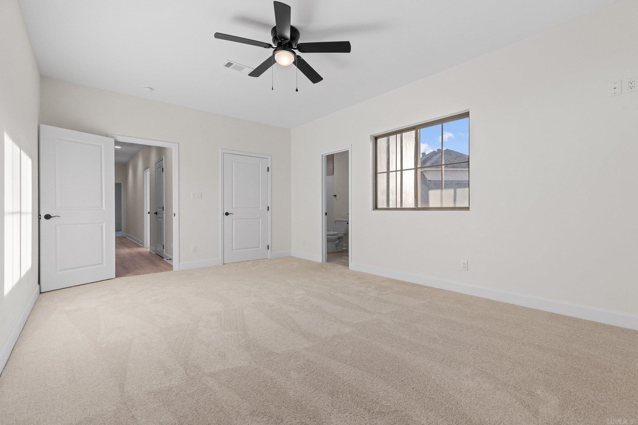 SIENNA LAKE - Residential