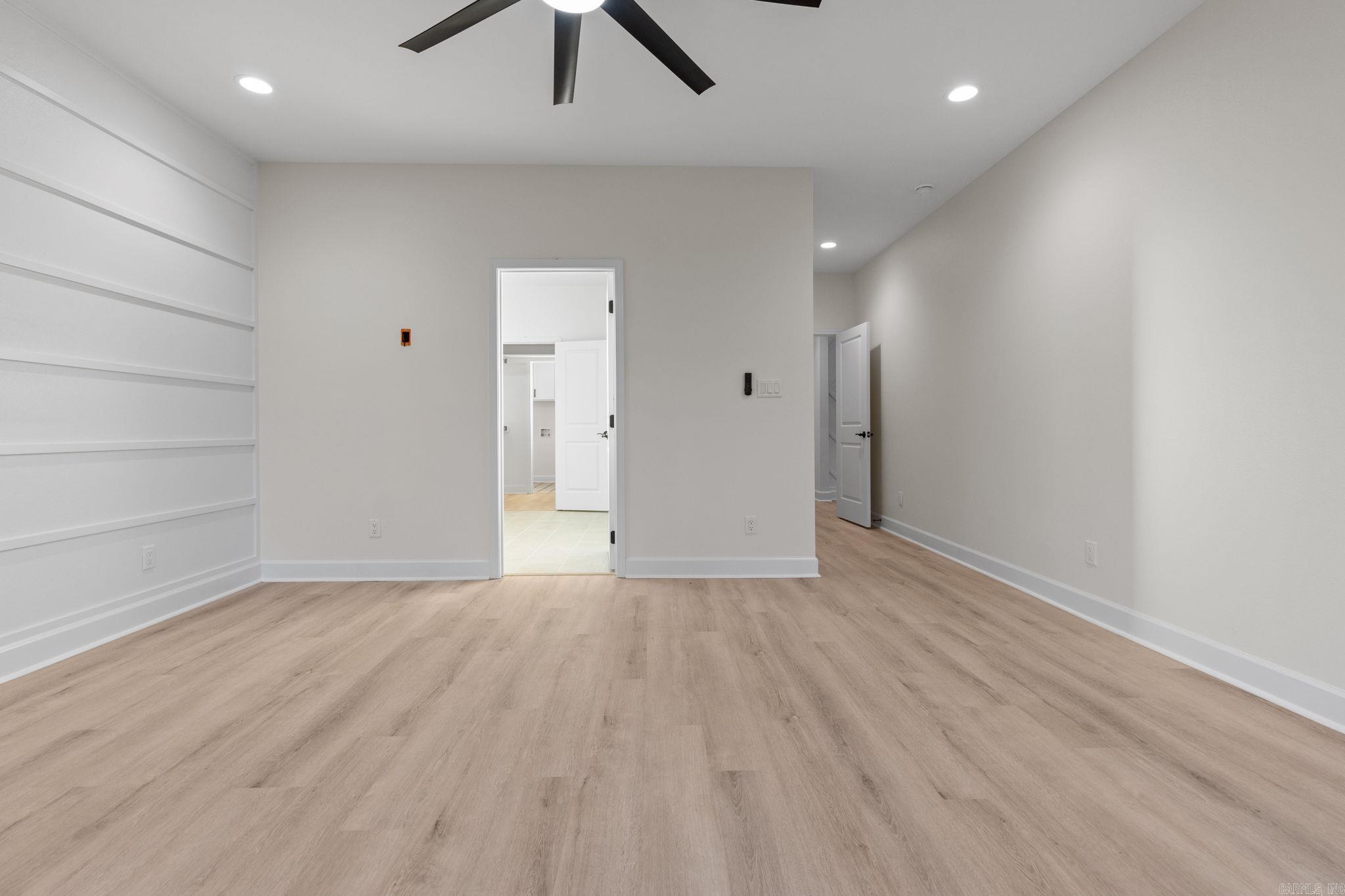 SIENNA LAKE - Residential