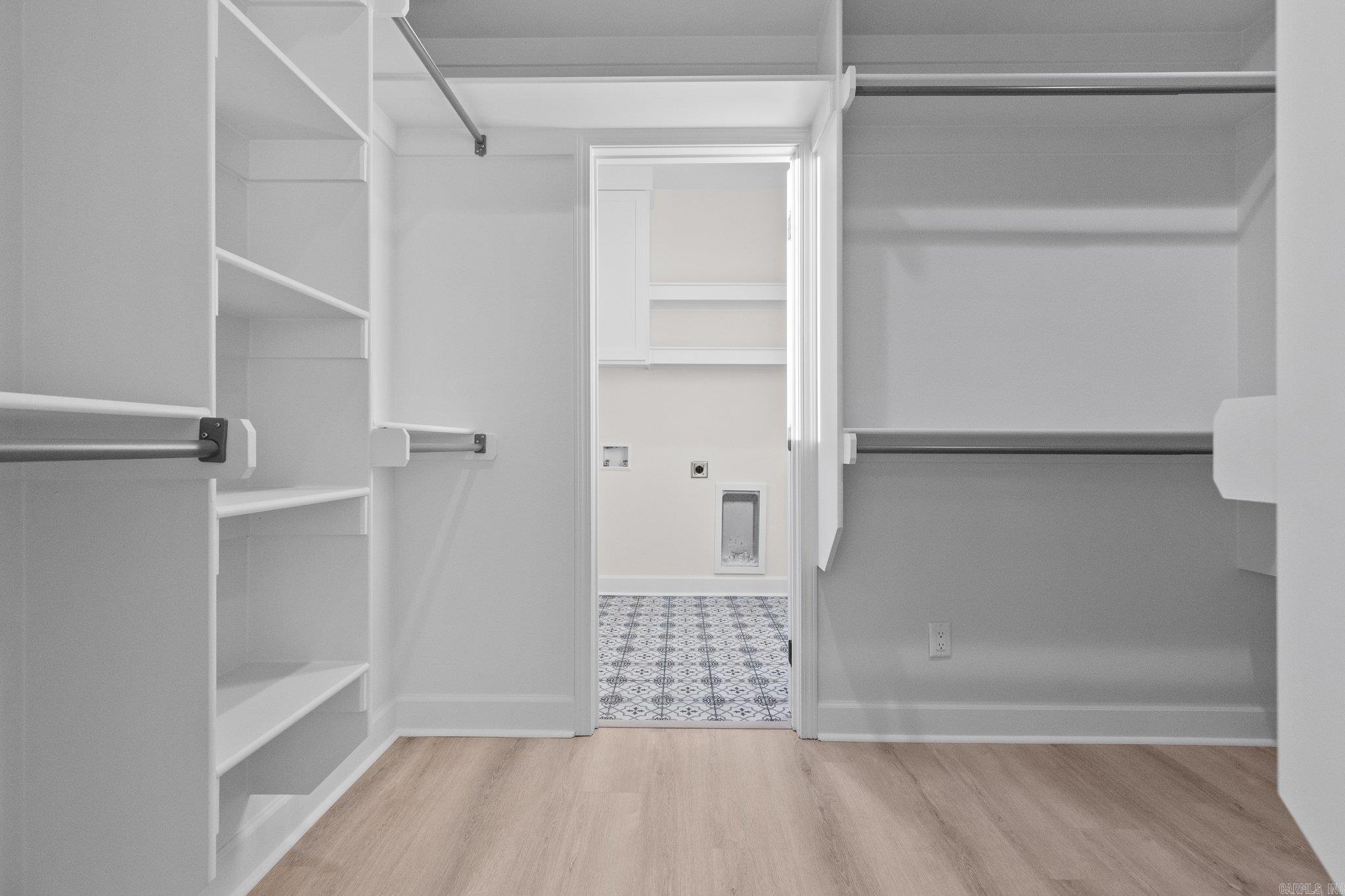 SIENNA LAKE - Residential