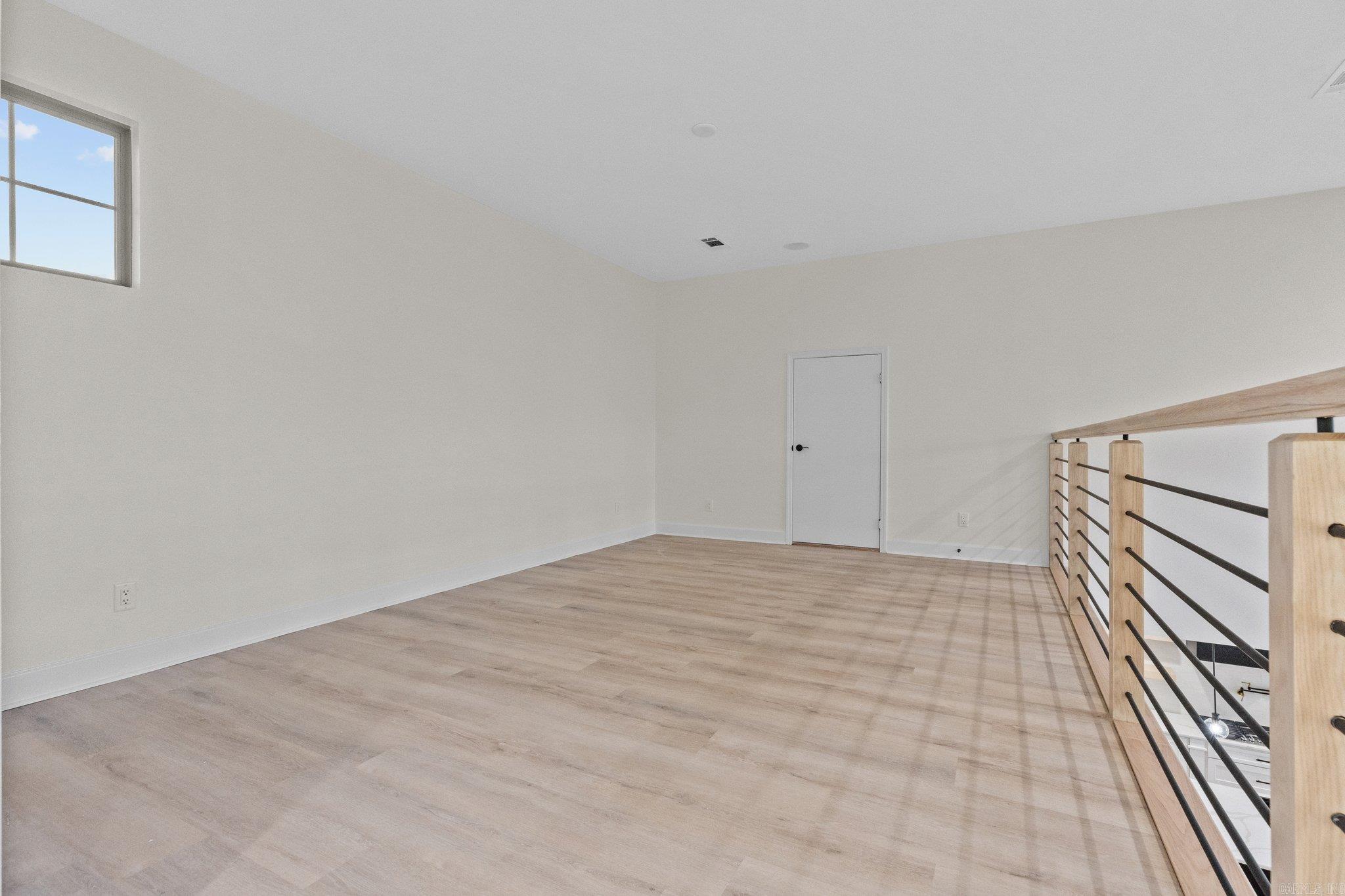 SIENNA LAKE - Residential