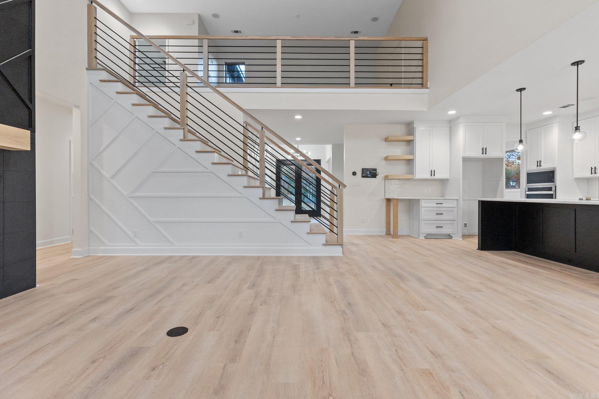 SIENNA LAKE - Residential