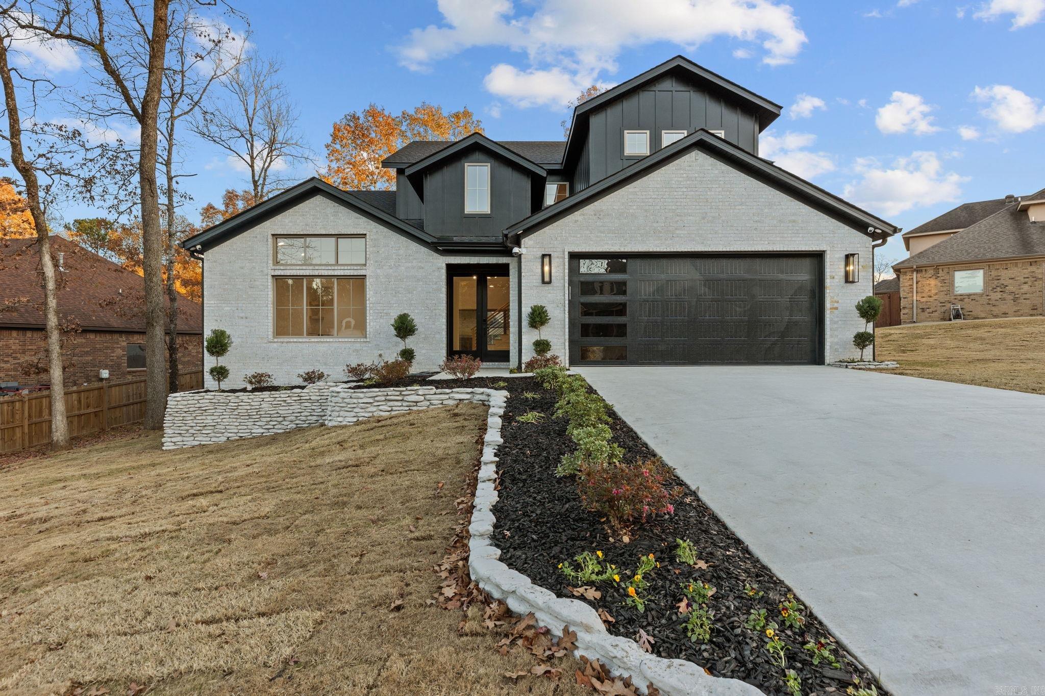 SIENNA LAKE - Residential