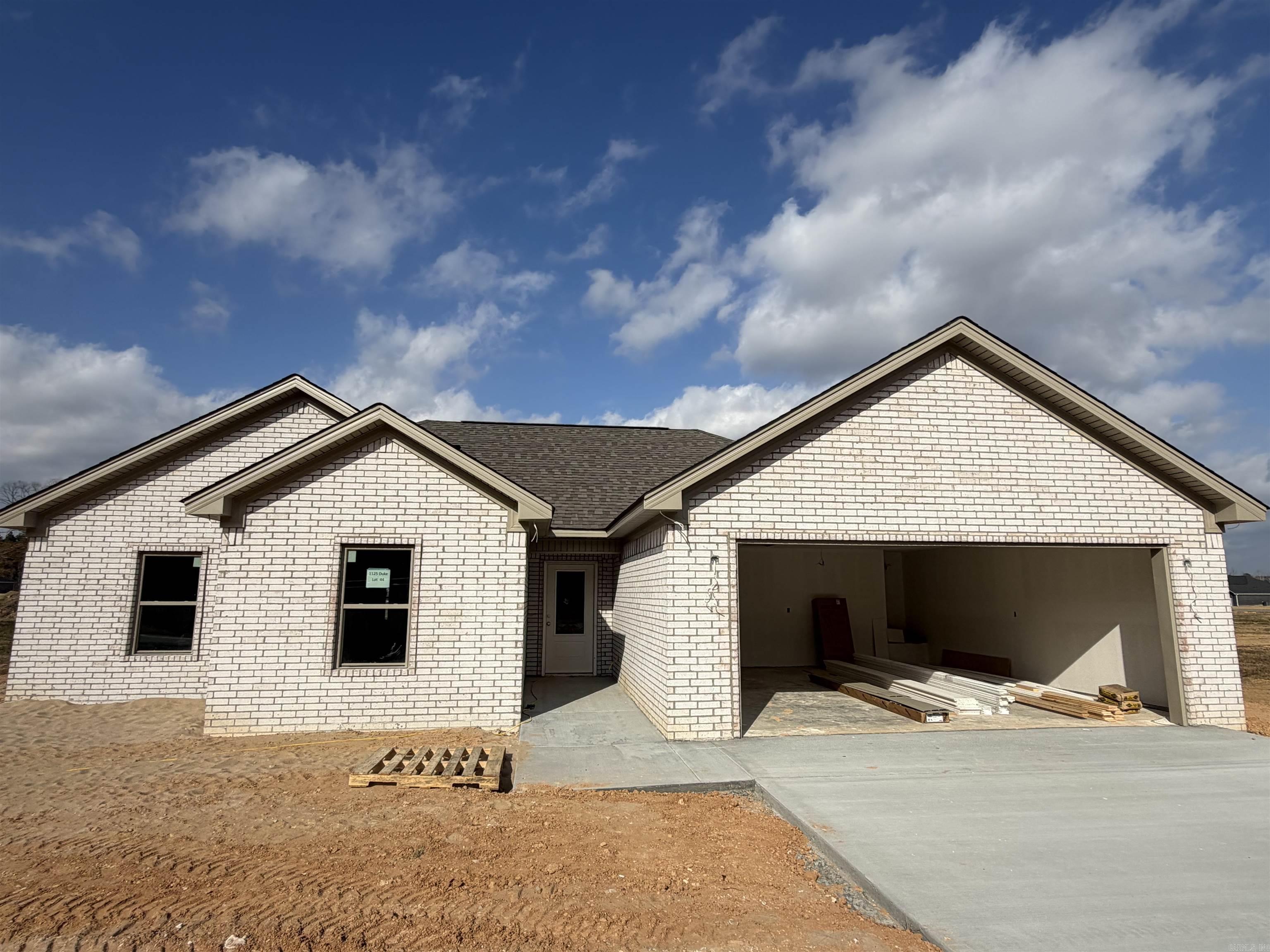 WINCHESTER ESTATES - Residential