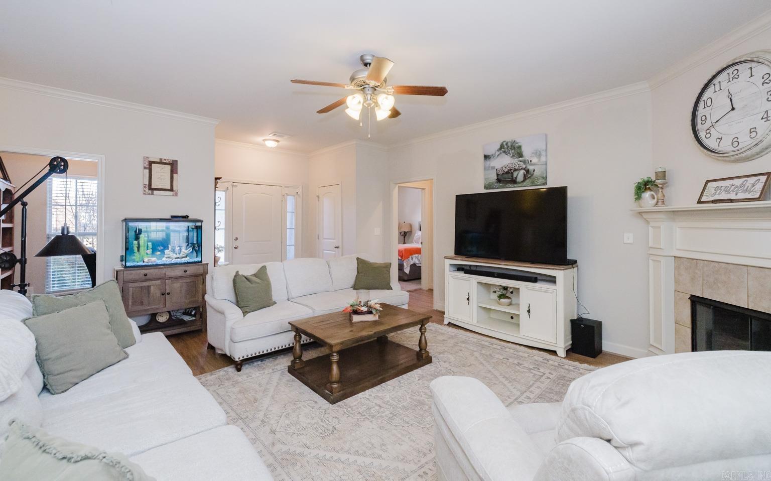 OAK GLENN - Residential