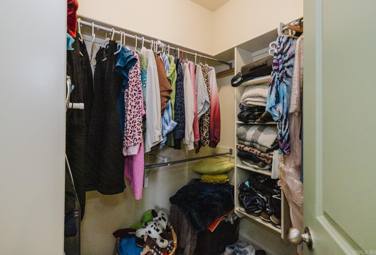 OAK GLENN - Residential