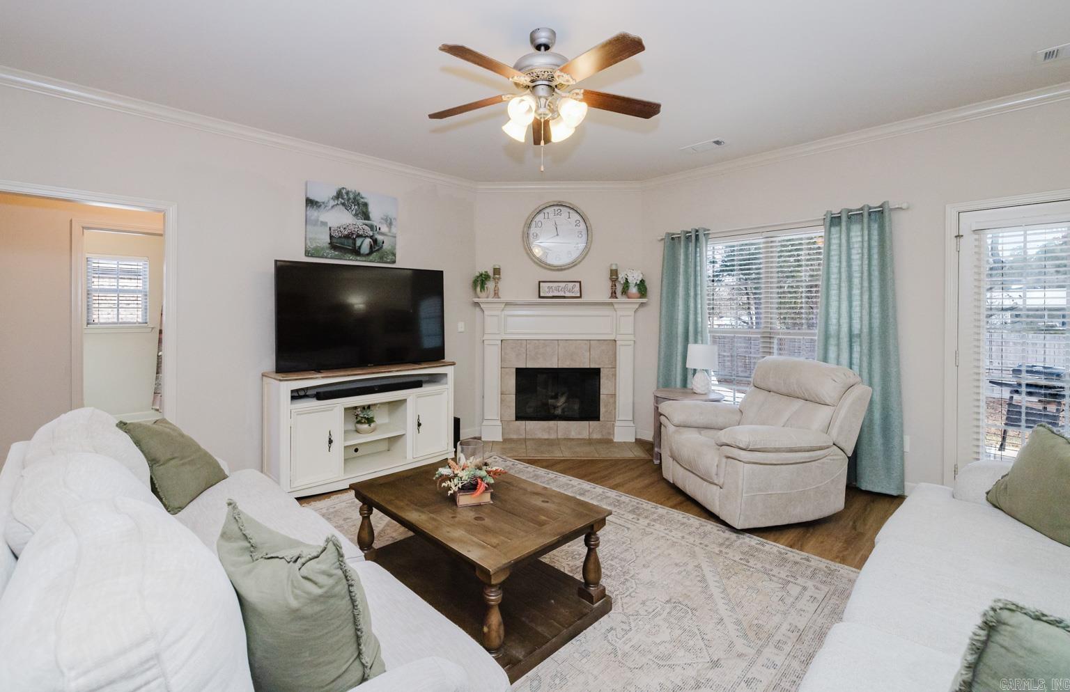 OAK GLENN - Residential