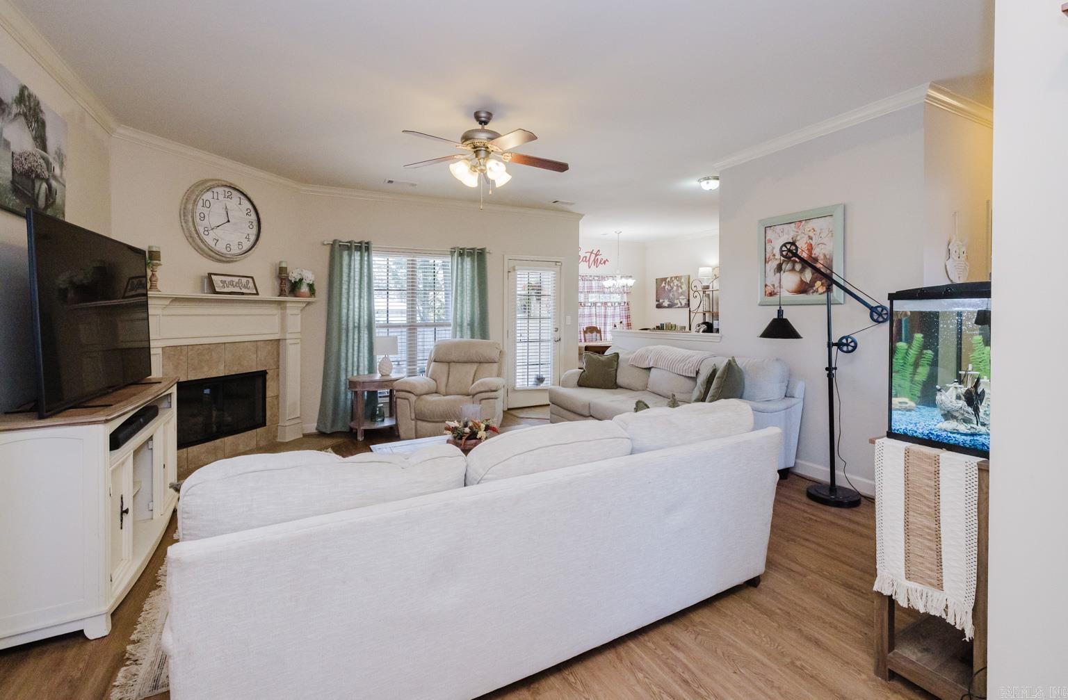 OAK GLENN - Residential