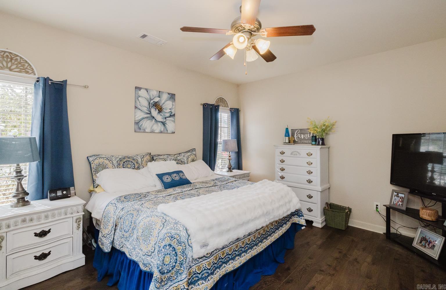 OAK GLENN - Residential