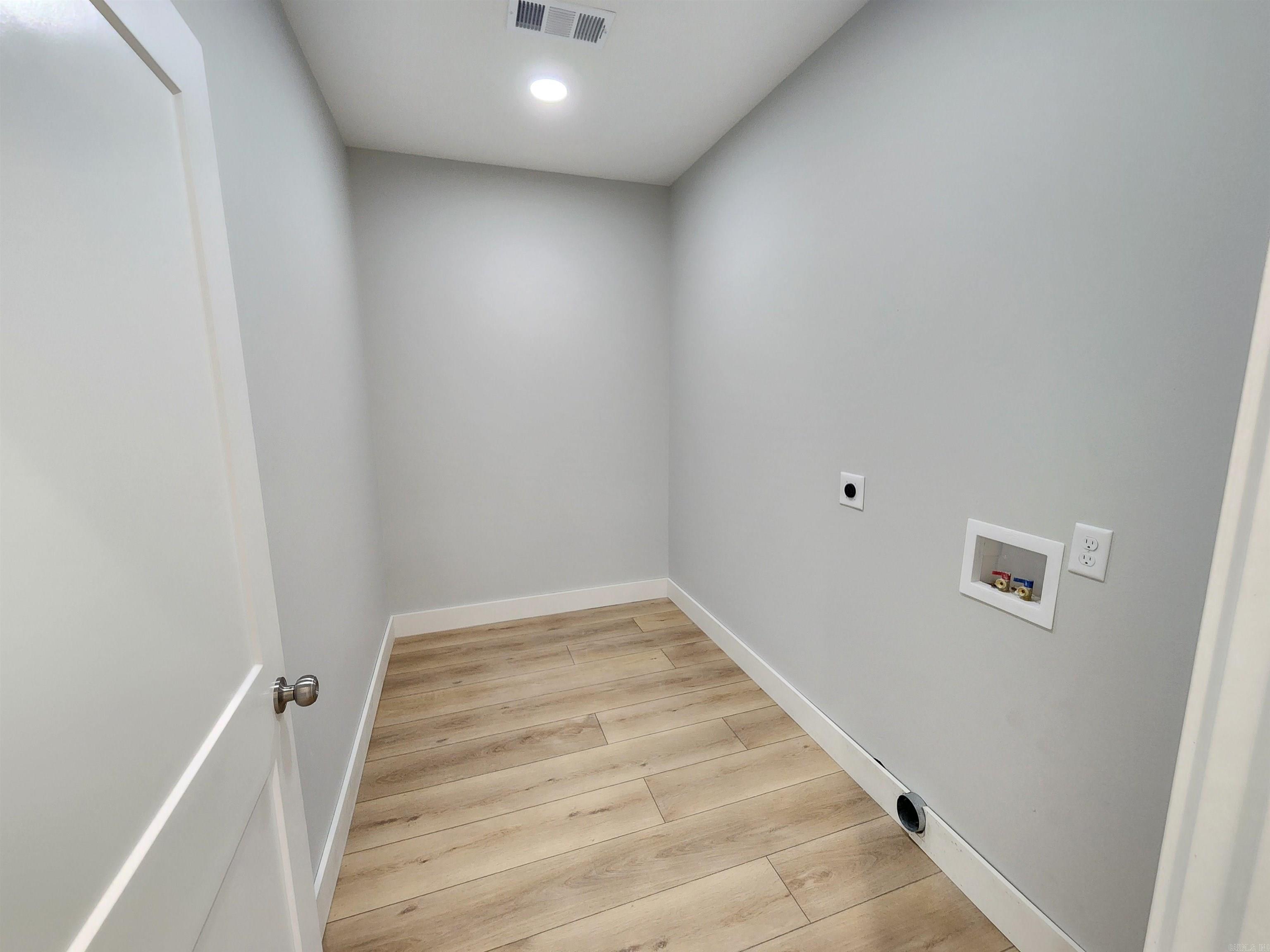 BAKER'S FIELD - Residential