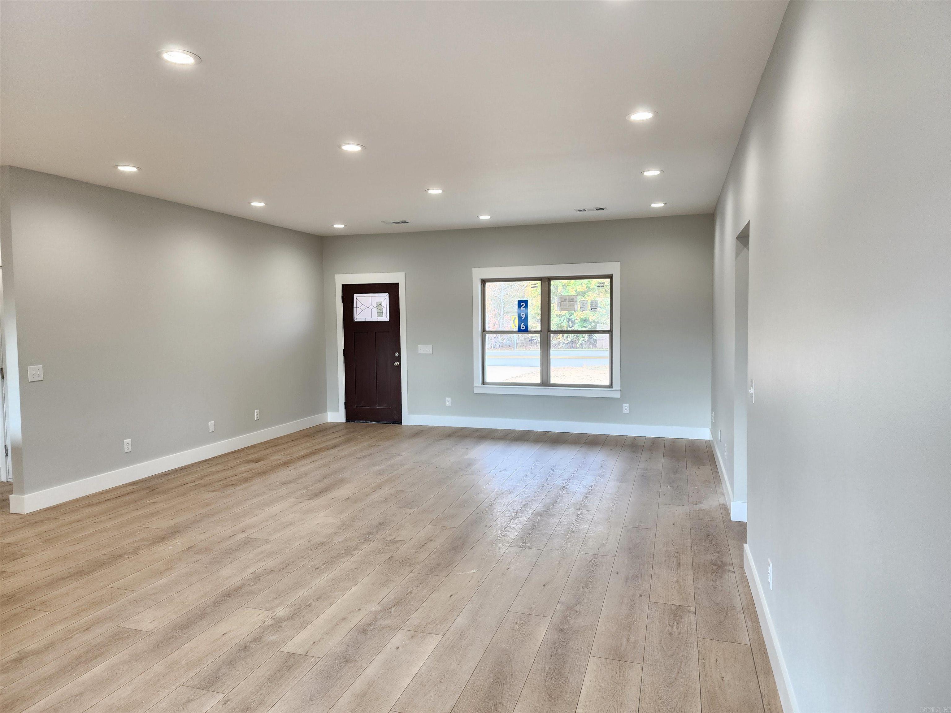 BAKER'S FIELD - Residential