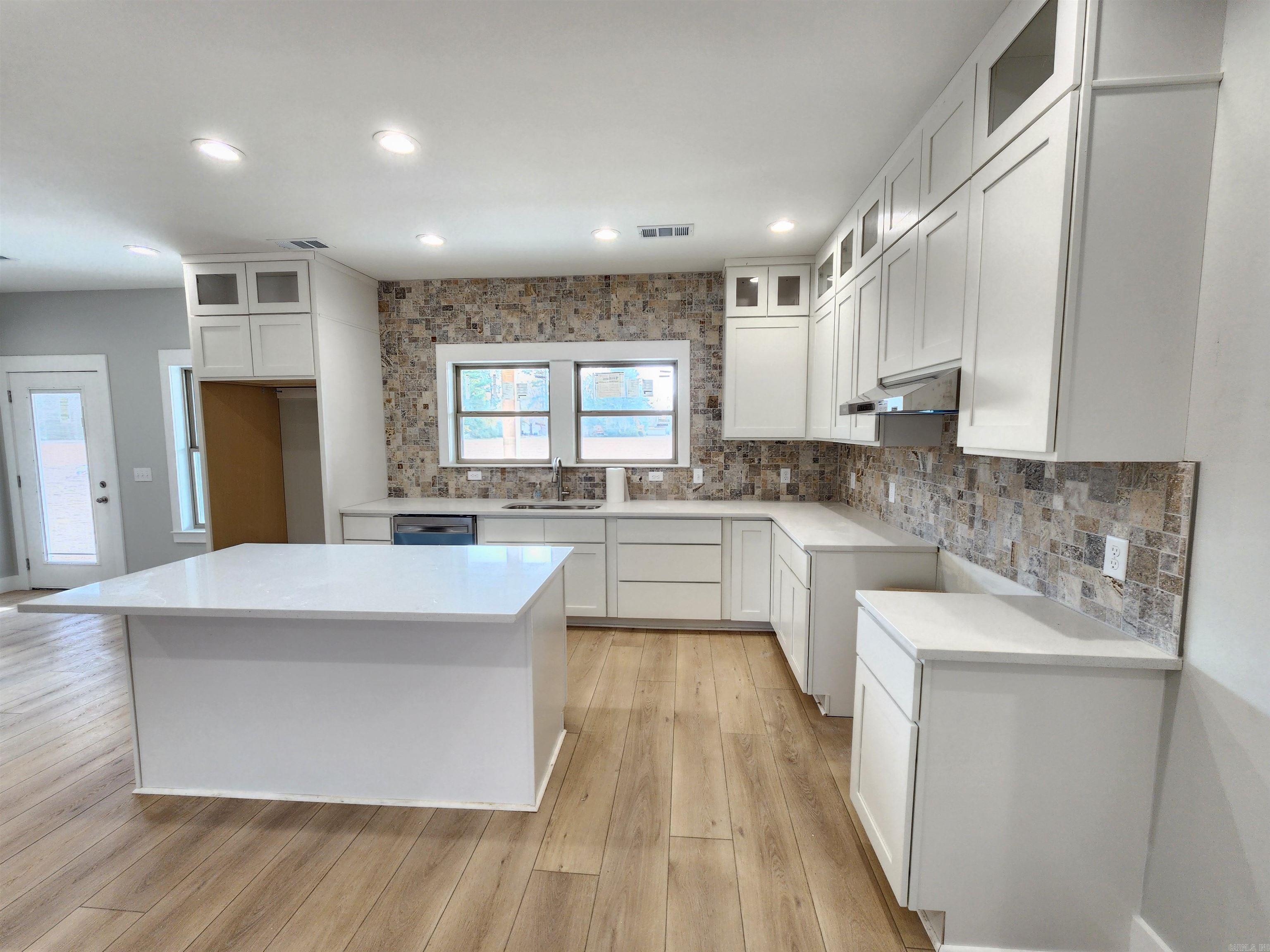 BAKER'S FIELD - Residential