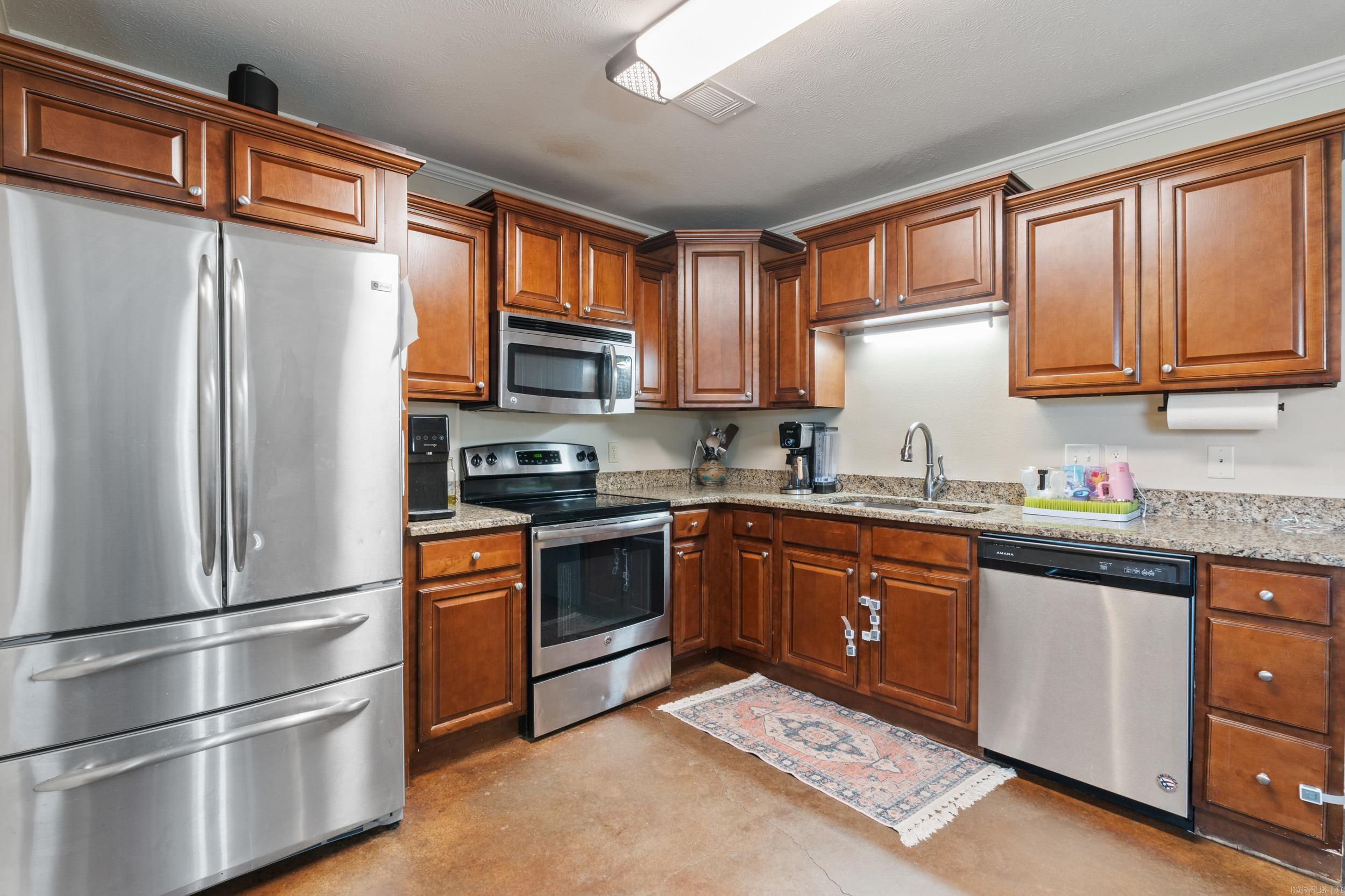 ALLI'S PLACE - Residential